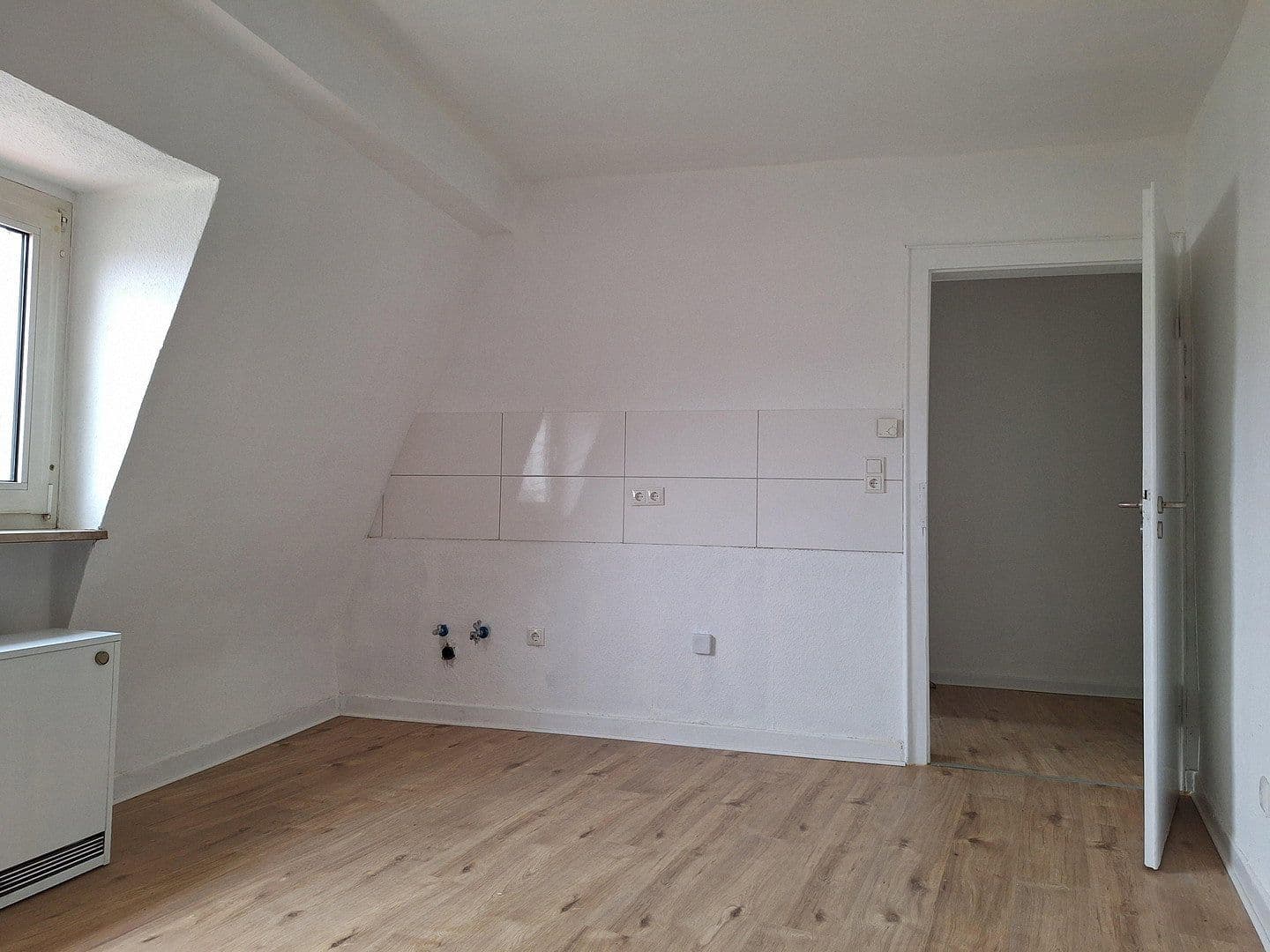 Prenájom bytu 1-izbový 24 m², Agnesstr. 16, Essen, Severné Porýnie - Westfálsko Prenájom bytu 1-izbový 24 m², Agnesstr. 16, Essen, Severné Porýnie - Westfálsko