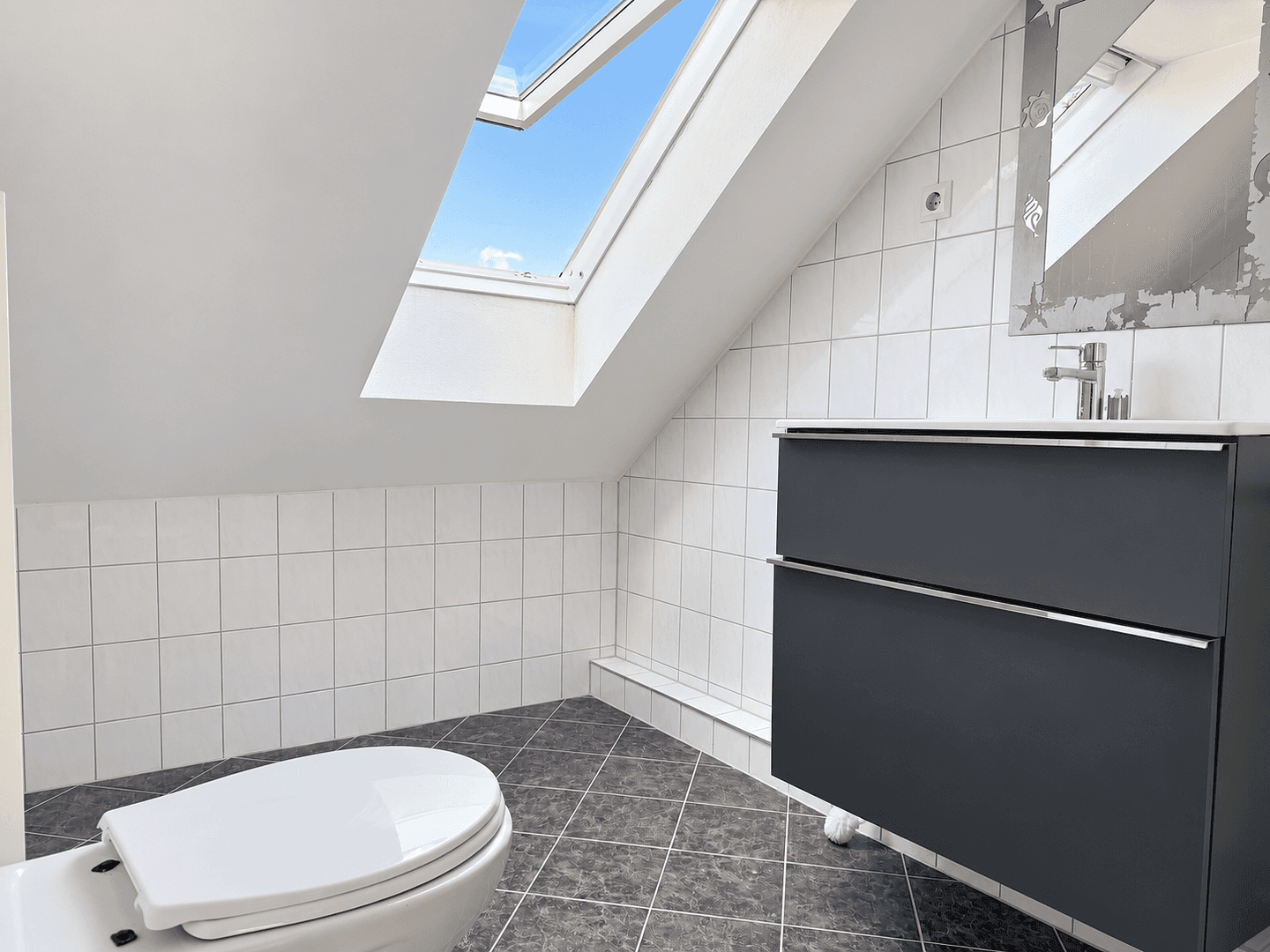 Predaj domu 160 m², pozemok 247 m², Dachauer Straße 72, Markt Indersdorf, Bavorsko Predaj domu 160 m², pozemok 247 m², Dachauer Straße 72, Markt Indersdorf, Bavorsko