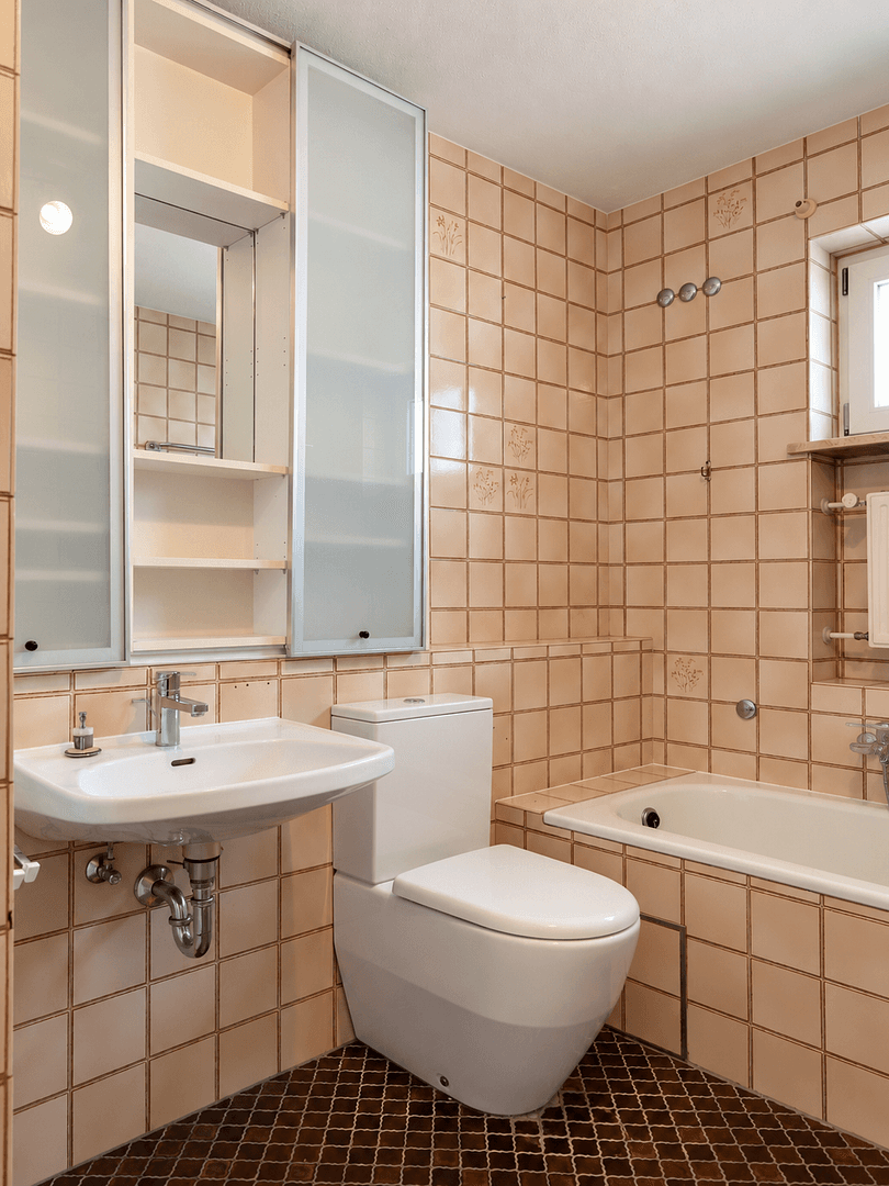 Predaj domu 160 m², pozemok 247 m², Dachauer Straße 72, Markt Indersdorf, Bavorsko Predaj domu 160 m², pozemok 247 m², Dachauer Straße 72, Markt Indersdorf, Bavorsko