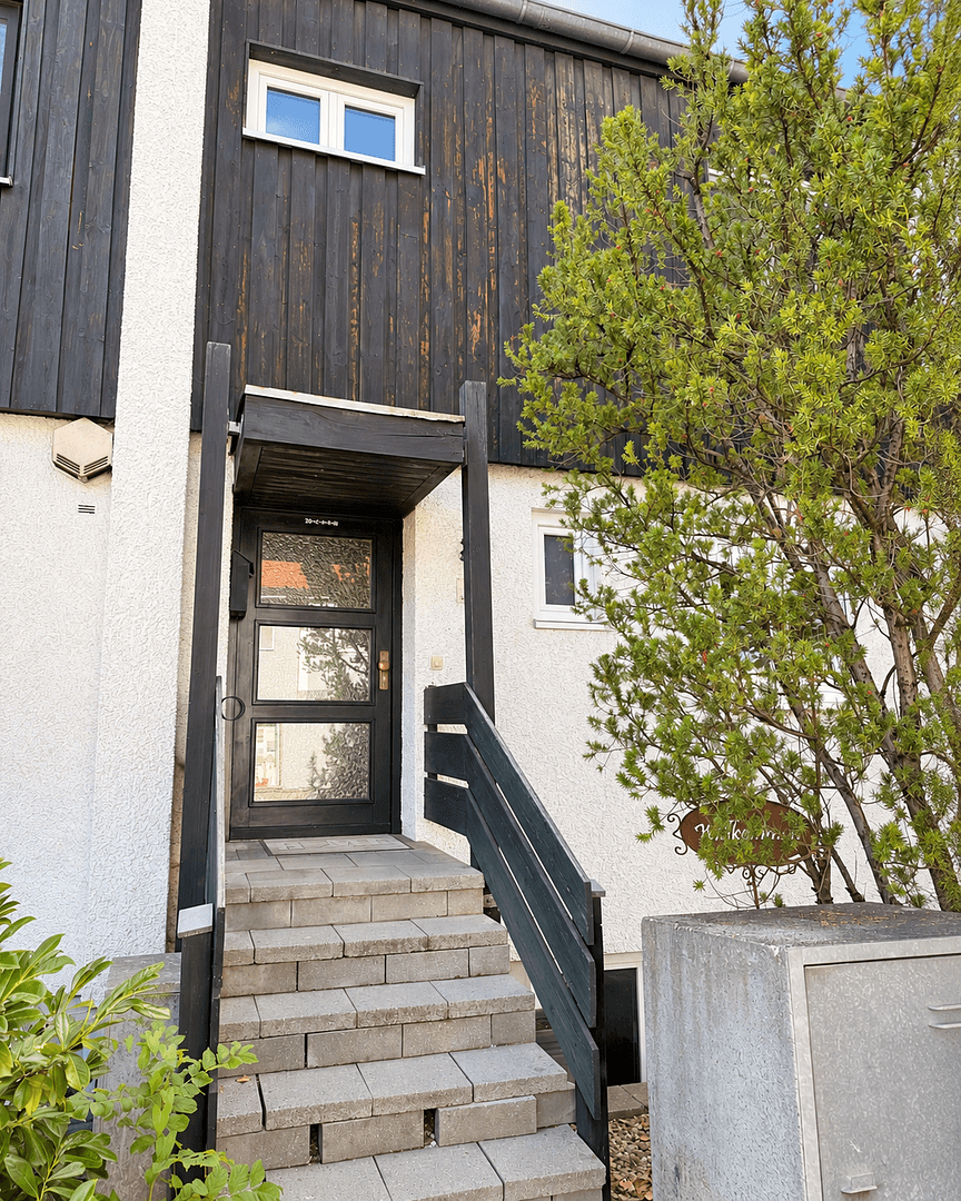 Predaj domu 160 m², pozemok 247 m², Dachauer Straße 72, Markt Indersdorf, Bavorsko Predaj domu 160 m², pozemok 247 m², Dachauer Straße 72, Markt Indersdorf, Bavorsko