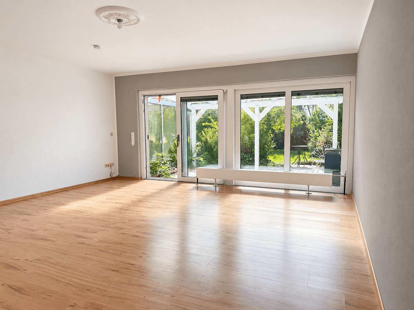 Predaj domu 160 m², pozemok 247 m², Dachauer Straße 72, Markt Indersdorf, Bavorsko Predaj domu 160 m², pozemok 247 m², Dachauer Straße 72, Markt Indersdorf, Bavorsko