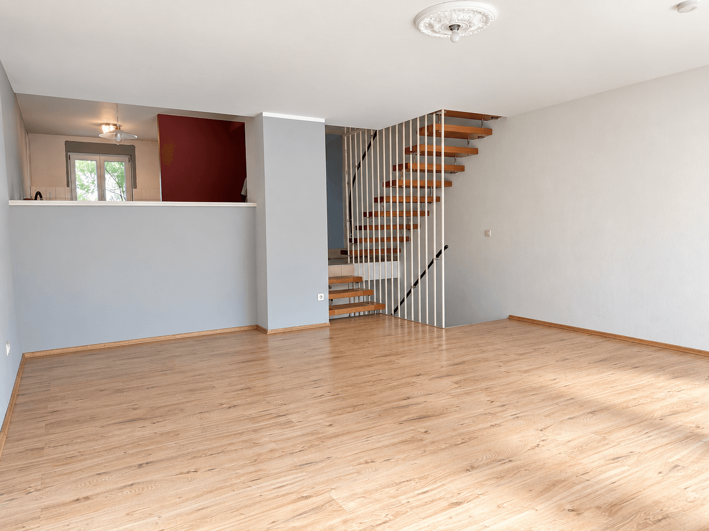 Predaj domu 160 m², pozemok 247 m², Dachauer Straße 72, Markt Indersdorf, Bavorsko Predaj domu 160 m², pozemok 247 m², Dachauer Straße 72, Markt Indersdorf, Bavorsko