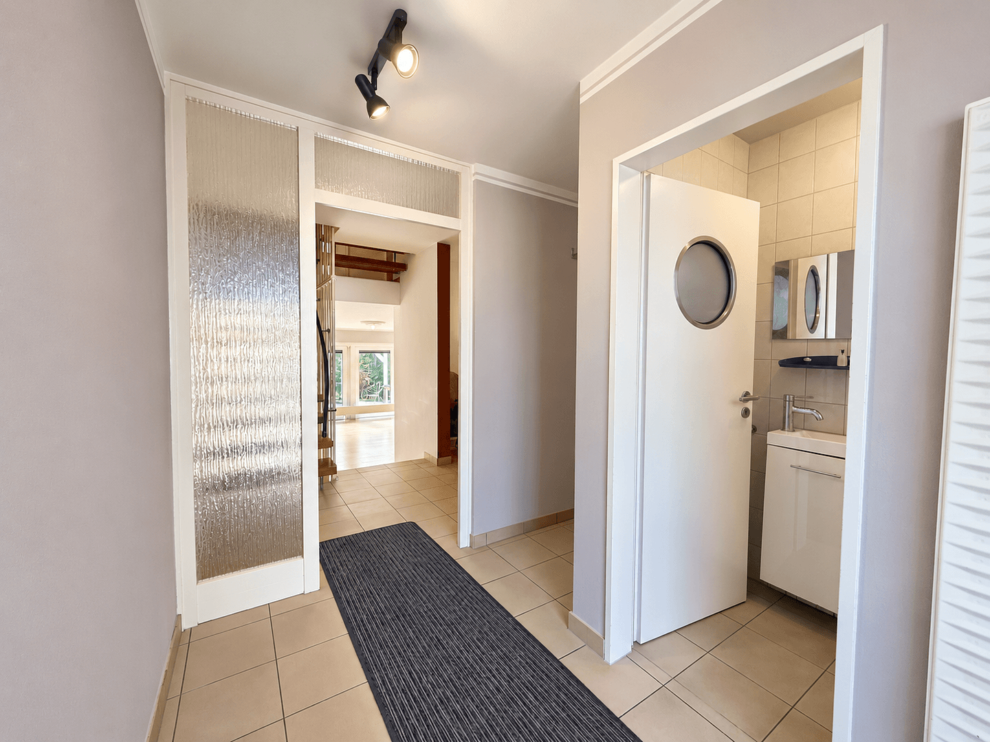 Predaj domu 160 m², pozemok 247 m², Dachauer Straße 72, Markt Indersdorf, Bavorsko Predaj domu 160 m², pozemok 247 m², Dachauer Straße 72, Markt Indersdorf, Bavorsko