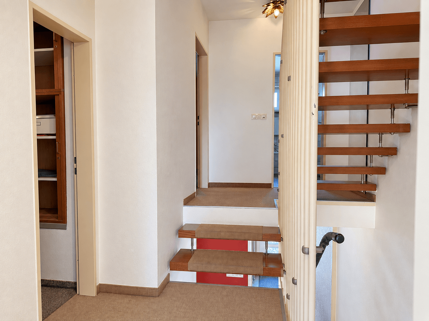 Predaj domu 160 m², pozemok 247 m², Dachauer Straße 72, Markt Indersdorf, Bavorsko Predaj domu 160 m², pozemok 247 m², Dachauer Straße 72, Markt Indersdorf, Bavorsko