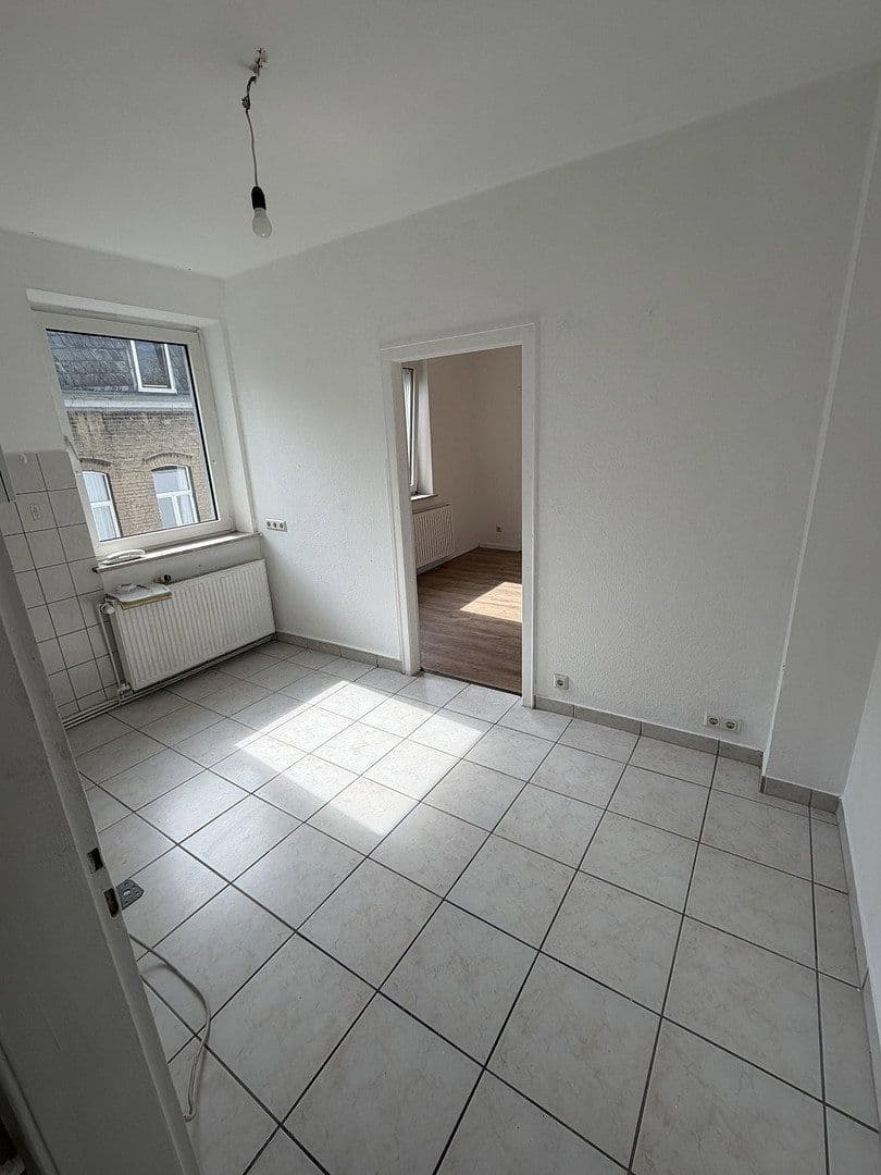 Prenájom bytu 2-izbový 45 m², Florastr. 38, Krefeld, Severné Porýnie - Westfálsko Prenájom bytu 2-izbový 45 m², Florastr. 38, Krefeld, Severné Porýnie - Westfálsko