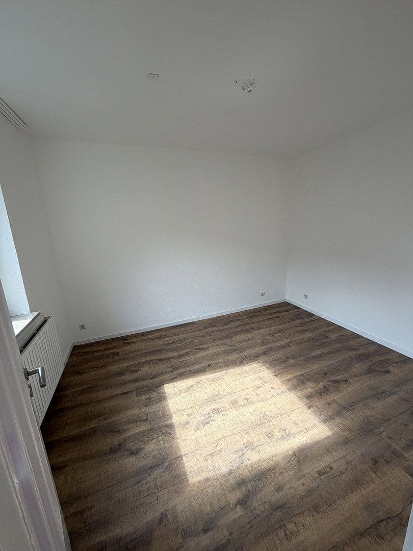 Prenájom bytu 2-izbový 45 m², Florastr. 38, Krefeld, Severné Porýnie - Westfálsko Prenájom bytu 2-izbový 45 m², Florastr. 38, Krefeld, Severné Porýnie - Westfálsko