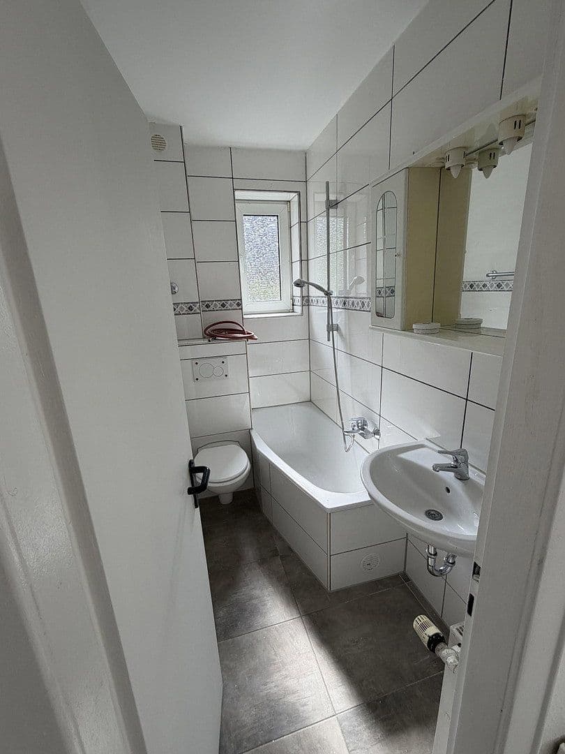 Prenájom bytu 2-izbový 45 m², Florastr. 38, Krefeld, Severné Porýnie - Westfálsko Prenájom bytu 2-izbový 45 m², Florastr. 38, Krefeld, Severné Porýnie - Westfálsko