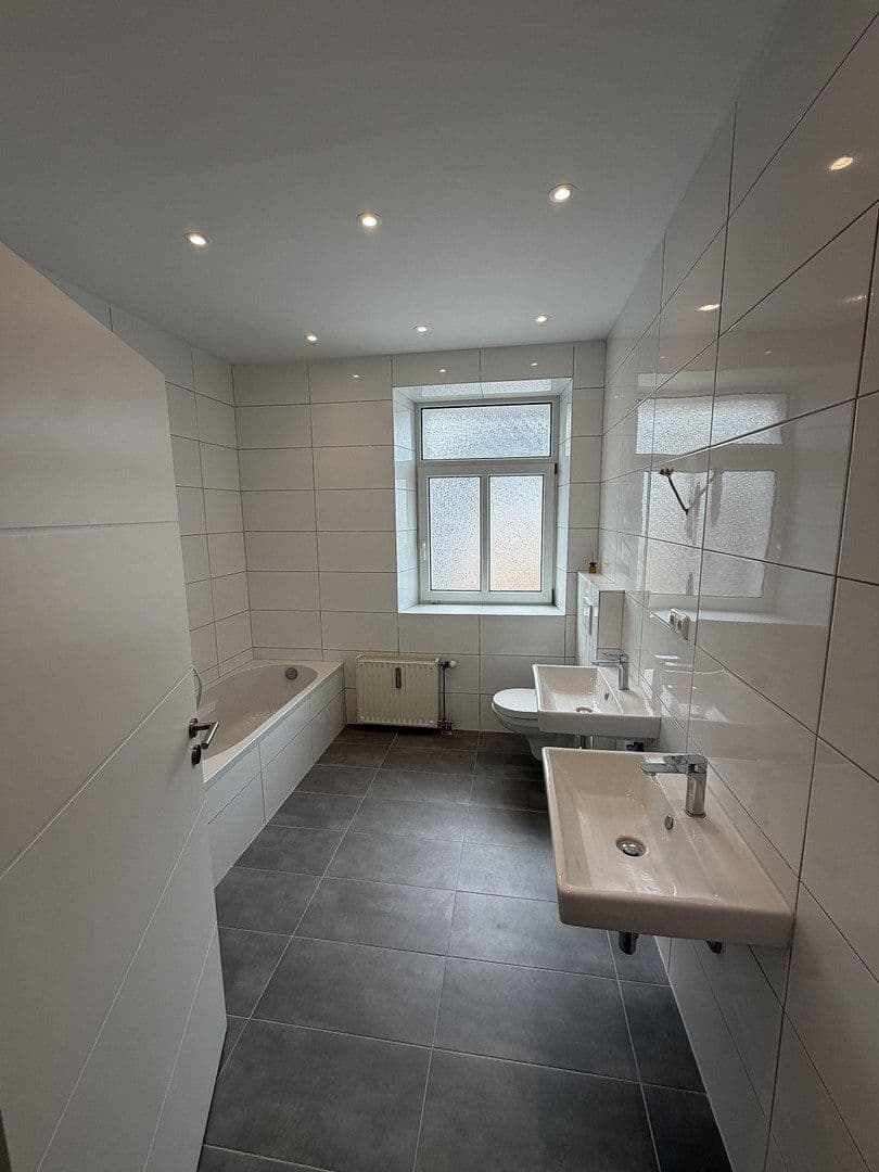 Prenájom bytu 3-izbový 81 m², Wirsungstraße 21, Augsburg, Bavorsko Prenájom bytu 3-izbový 81 m², Wirsungstraße 21, Augsburg, Bavorsko