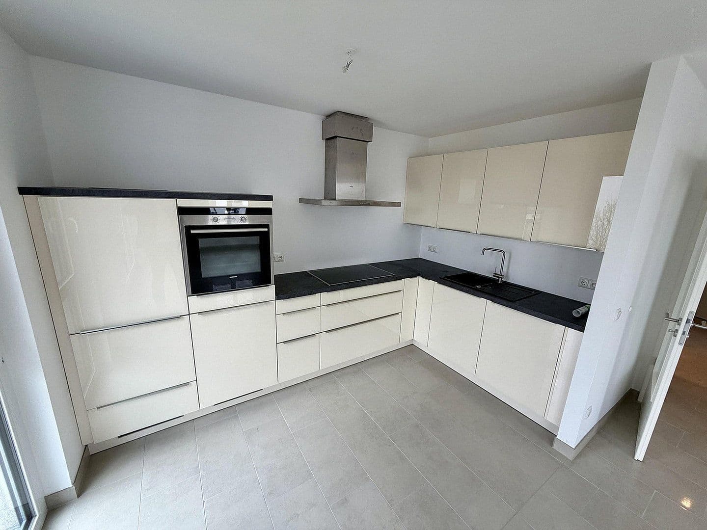 Prenájom bytu 2-izbový 60 m², Theresienbogen 23, Unterschleißheim, Bavorsko Prenájom bytu 2-izbový 60 m², Theresienbogen 23, Unterschleißheim, Bavorsko