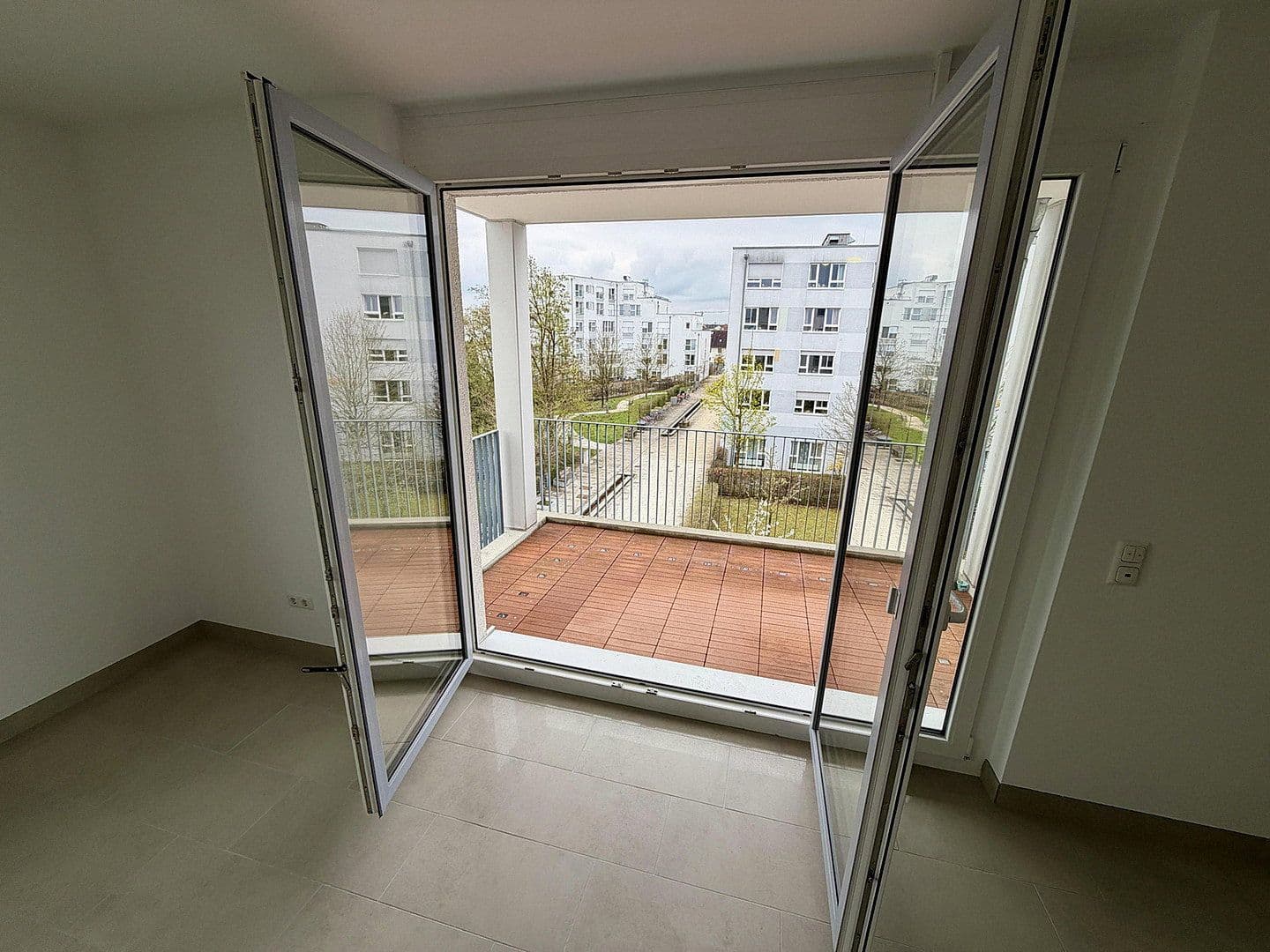 Prenájom bytu 2-izbový 60 m², Theresienbogen 23, Unterschleißheim, Bavorsko Prenájom bytu 2-izbový 60 m², Theresienbogen 23, Unterschleißheim, Bavorsko