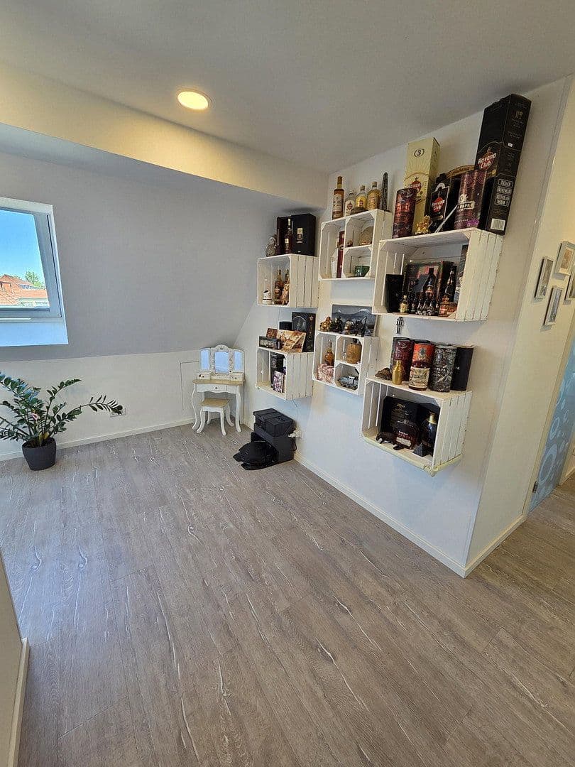 Predaj bytu 3-izbový 100 m², Tangermünder Weg 18, Berlin, Berlín Predaj bytu 3-izbový 100 m², Tangermünder Weg 18, Berlin, Berlín