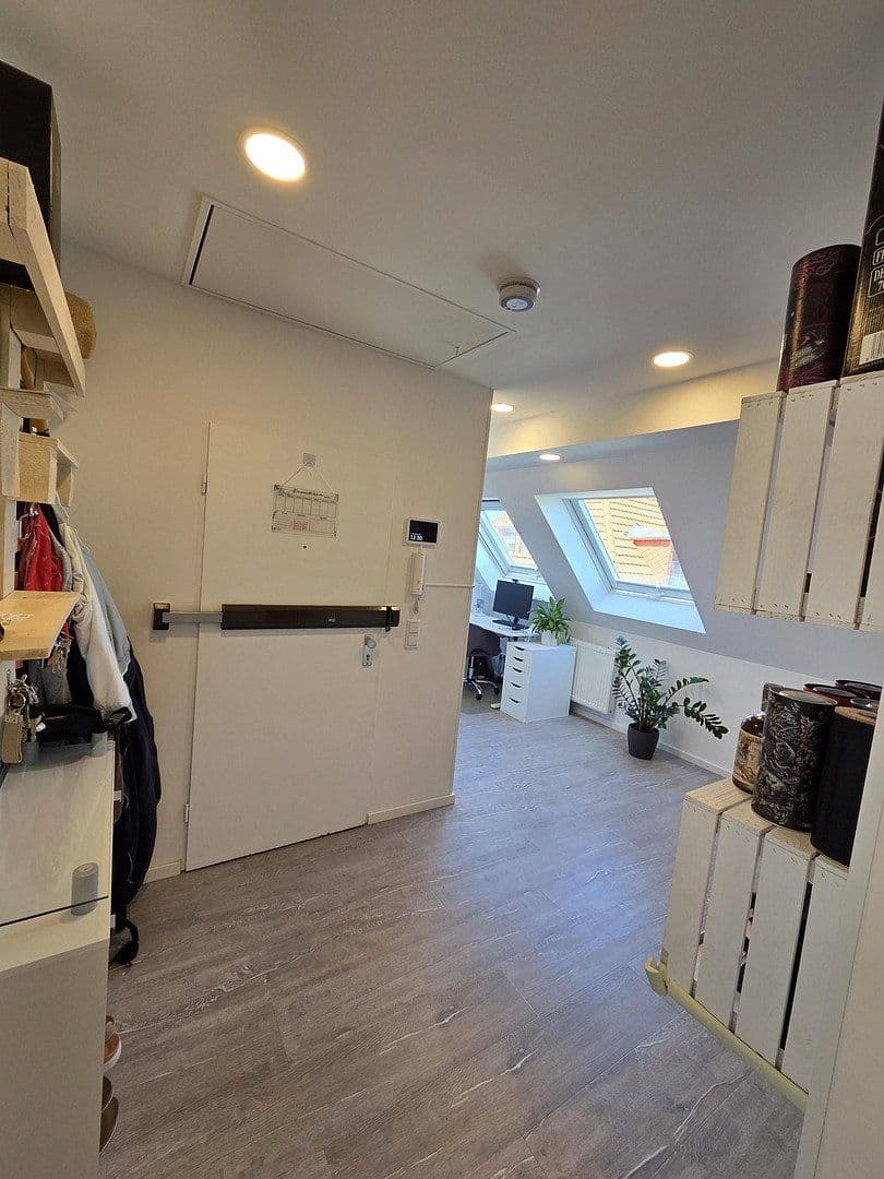 Predaj bytu 3-izbový 100 m², Tangermünder Weg 18, Berlin, Berlín Predaj bytu 3-izbový 100 m², Tangermünder Weg 18, Berlin, Berlín