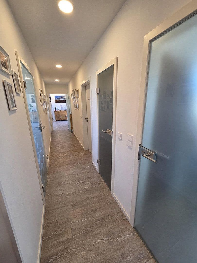 Predaj bytu 3-izbový 100 m², Tangermünder Weg 18, Berlin, Berlín Predaj bytu 3-izbový 100 m², Tangermünder Weg 18, Berlin, Berlín
