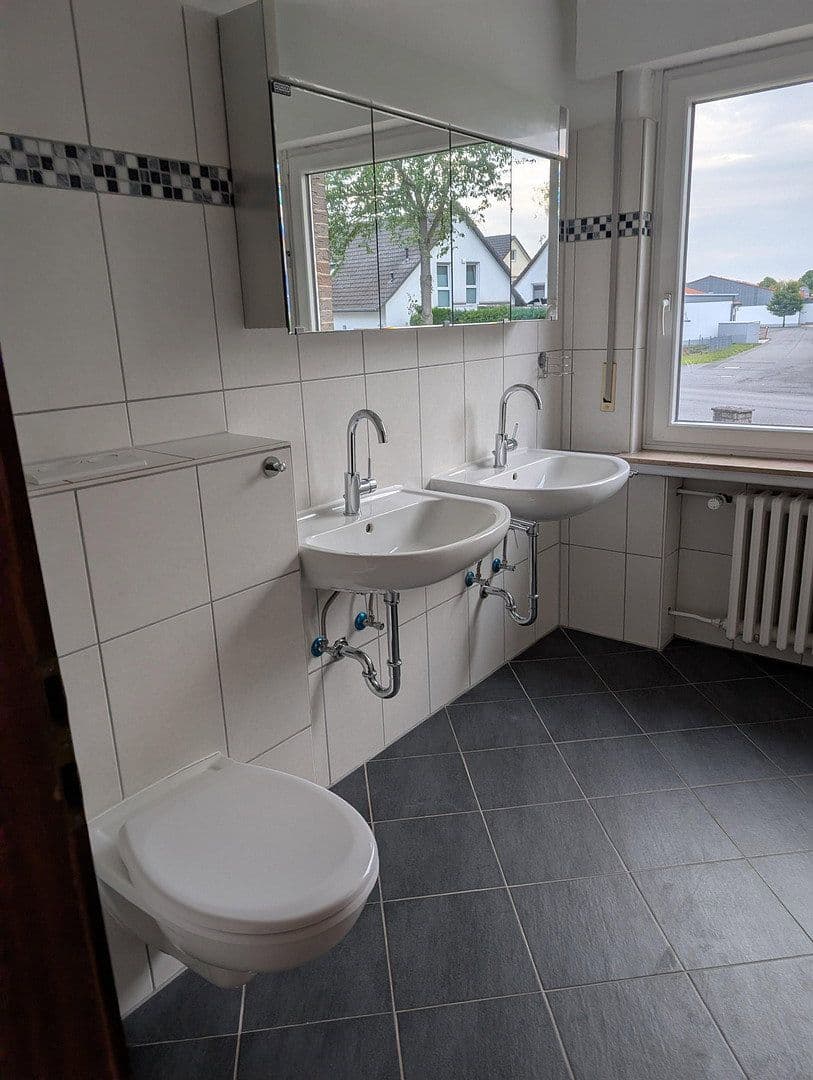Prenájom bytu 3-izbový 118 m², Harsum, Dolné Sasko Prenájom bytu 3-izbový 118 m², Harsum, Dolné Sasko