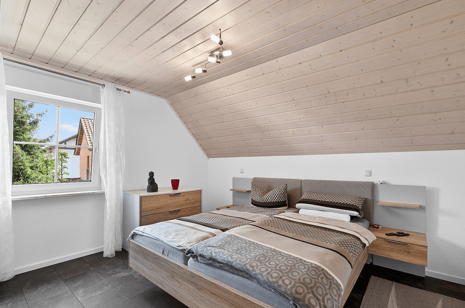 Predaj domu 225 m², pozemok 754 m², Bruckberg, Bavorsko Predaj domu 225 m², pozemok 754 m², Bruckberg, Bavorsko