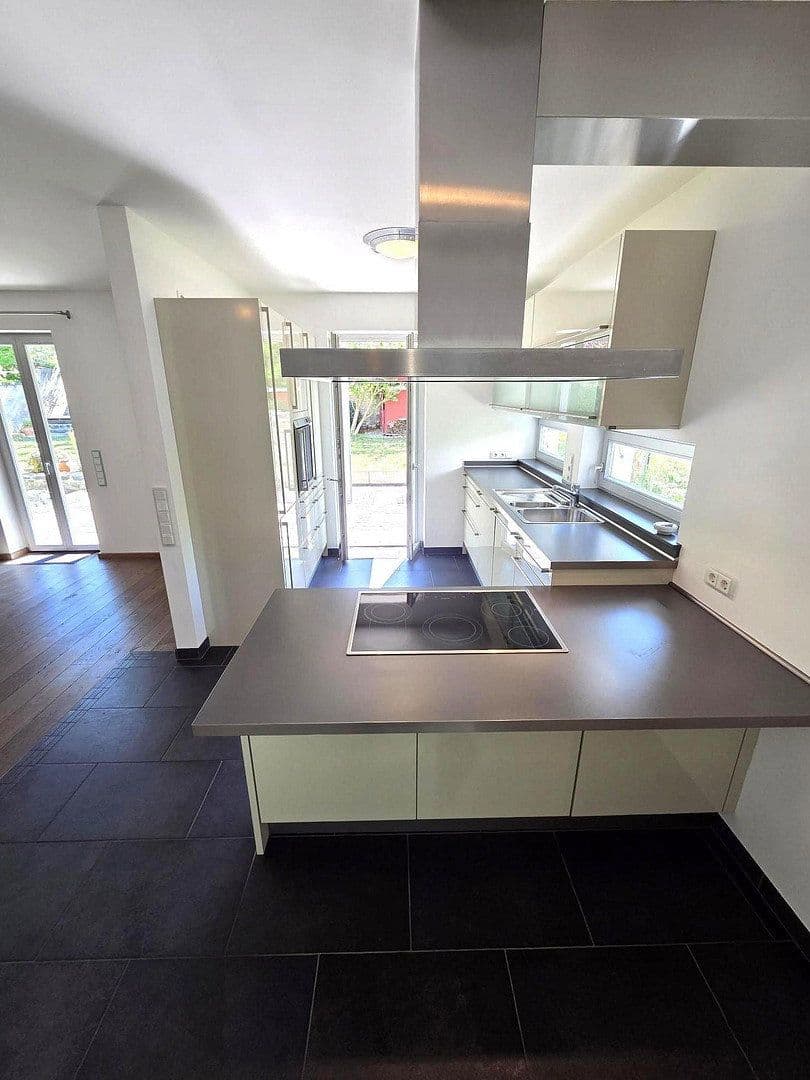 Predaj domu 505 m², pozemok 799 m², Bensheim, Hesensko Predaj domu 505 m², pozemok 799 m², Bensheim, Hesensko