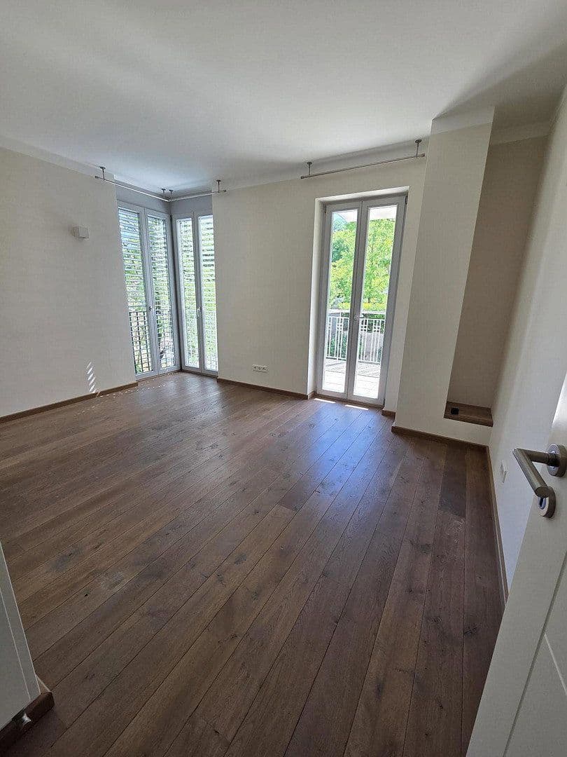 Predaj domu 505 m², pozemok 799 m², Bensheim, Hesensko Predaj domu 505 m², pozemok 799 m², Bensheim, Hesensko