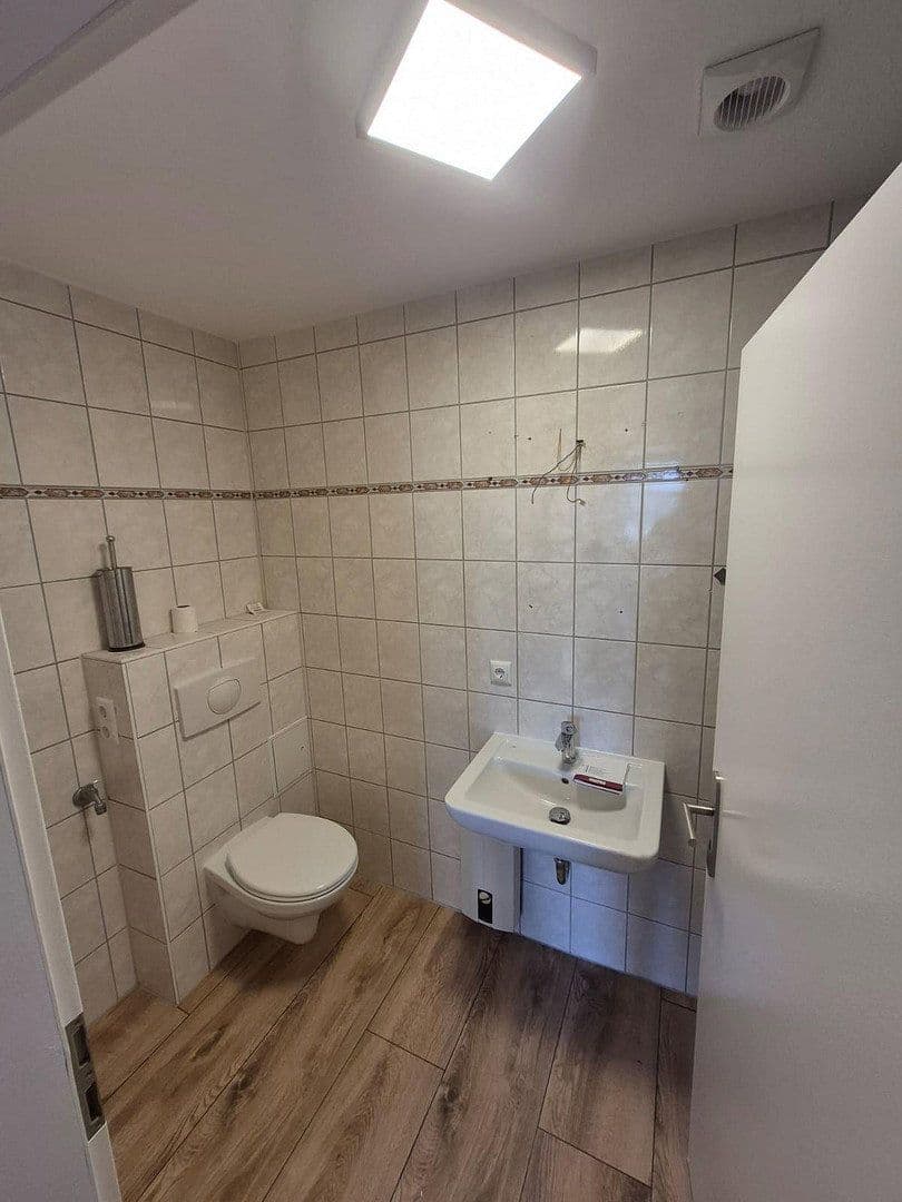Prenájom bytu 1-izbový 39 m², Merseburger Str. 49, Halle Saale, Sasko-Anhaltsko Prenájom bytu 1-izbový 39 m², Merseburger Str. 49, Halle Saale, Sasko-Anhaltsko