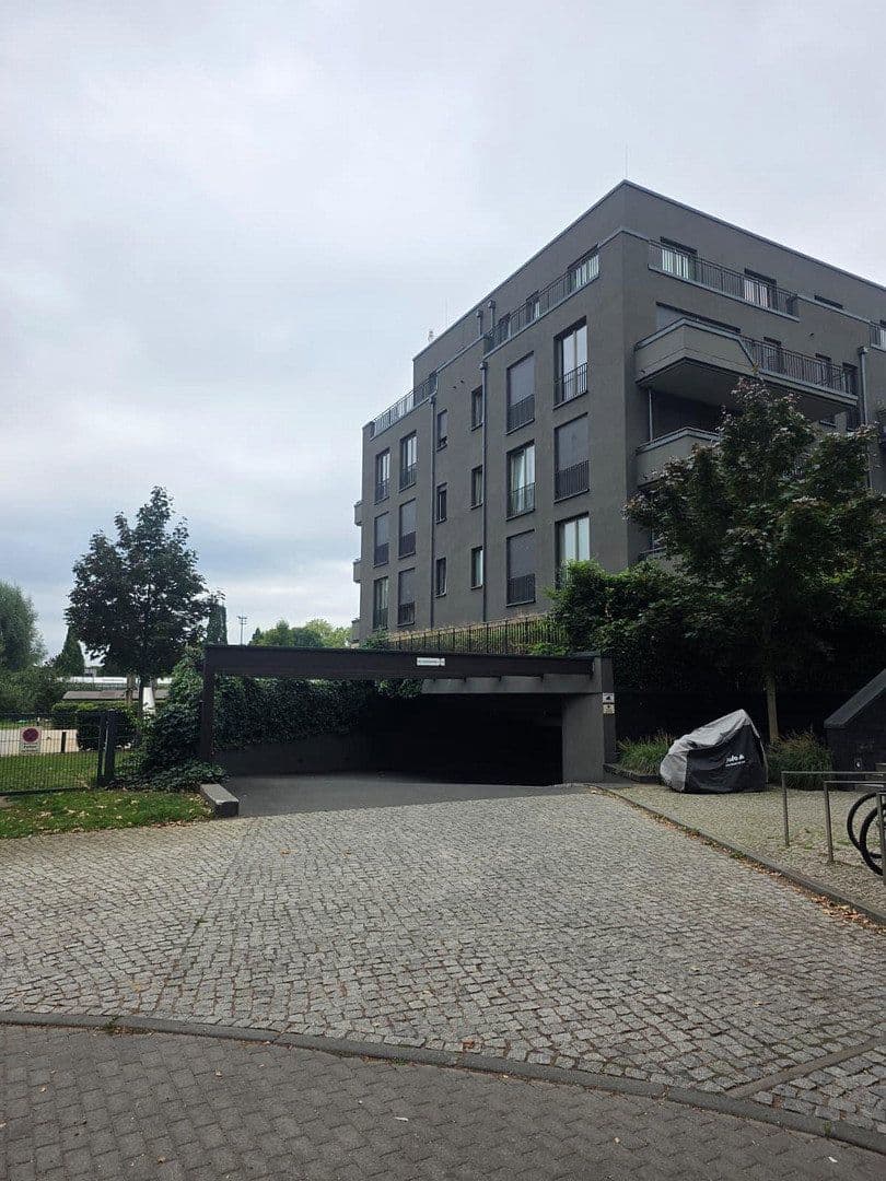 Prenájom garáže, Alt-Stralau 44, Berlin, Berlín Prenájom garáže, Alt-Stralau 44, Berlin, Berlín