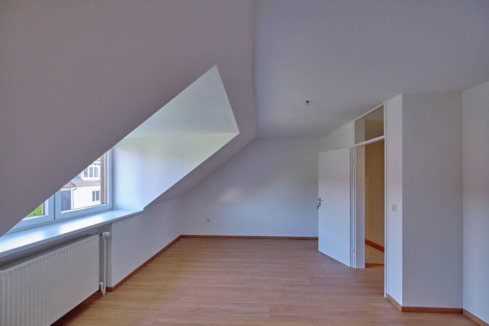 Prenájom domu 125 m², pozemok 149 m², München, Bavorsko Prenájom domu 125 m², pozemok 149 m², München, Bavorsko