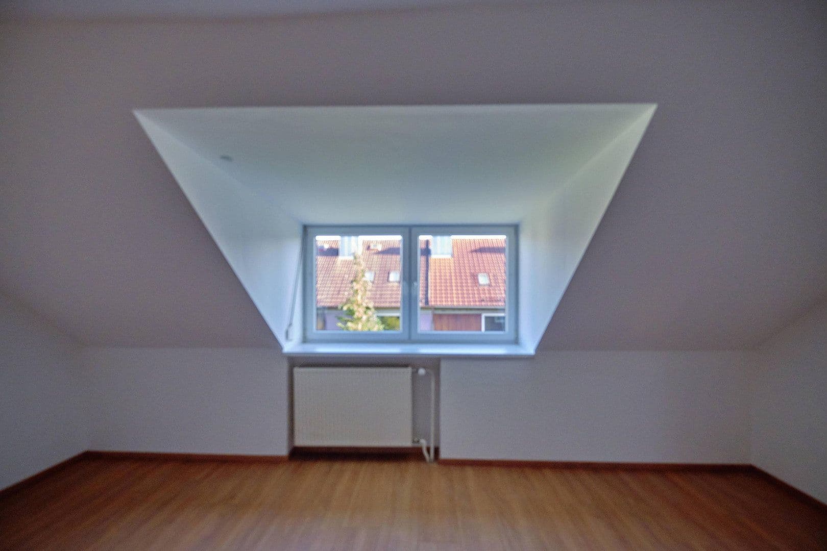 Prenájom domu 125 m², pozemok 149 m², München, Bavorsko Prenájom domu 125 m², pozemok 149 m², München, Bavorsko