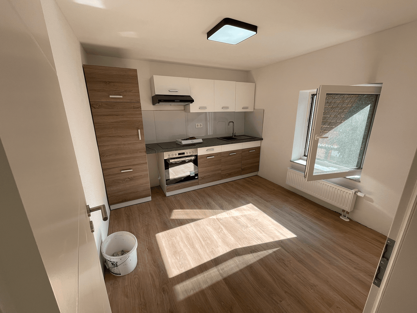 Prenájom bytu 2-izbový 87 m², Illertissen, Bavorsko Prenájom bytu 2-izbový 87 m², Illertissen, Bavorsko