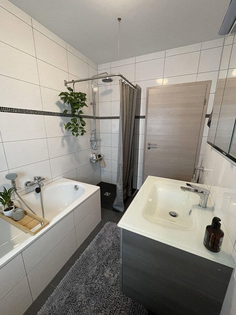 Prenájom bytu 2-izbový 60 m², Leinenstraße 30a, Bielefeld, Severné Porýnie - Westfálsko Prenájom bytu 2-izbový 60 m², Leinenstraße 30a, Bielefeld, Severné Porýnie - Westfálsko