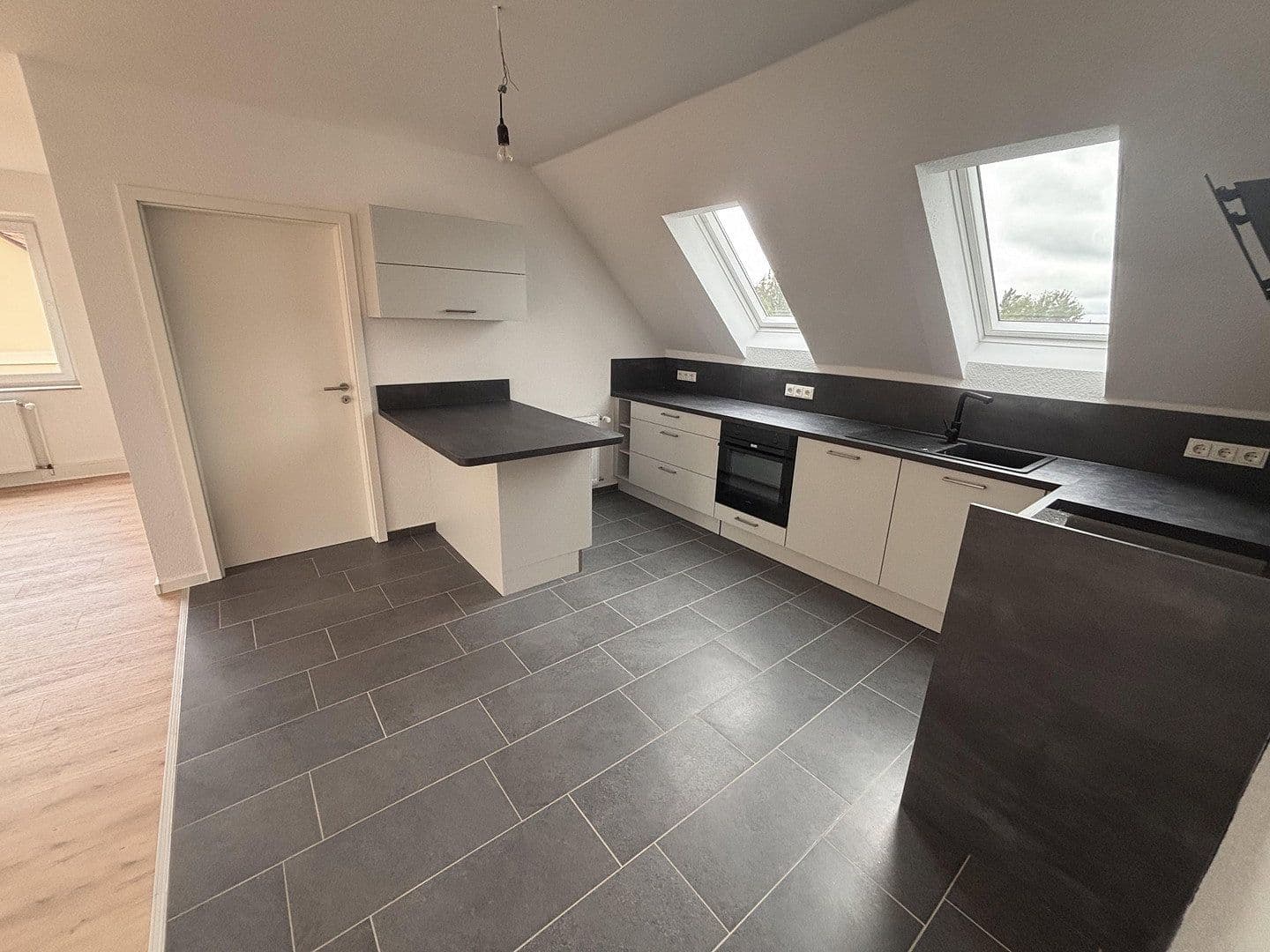 Prenájom bytu 4-izbový 88 m², Wunstorf, Dolné Sasko Prenájom bytu 4-izbový 88 m², Wunstorf, Dolné Sasko