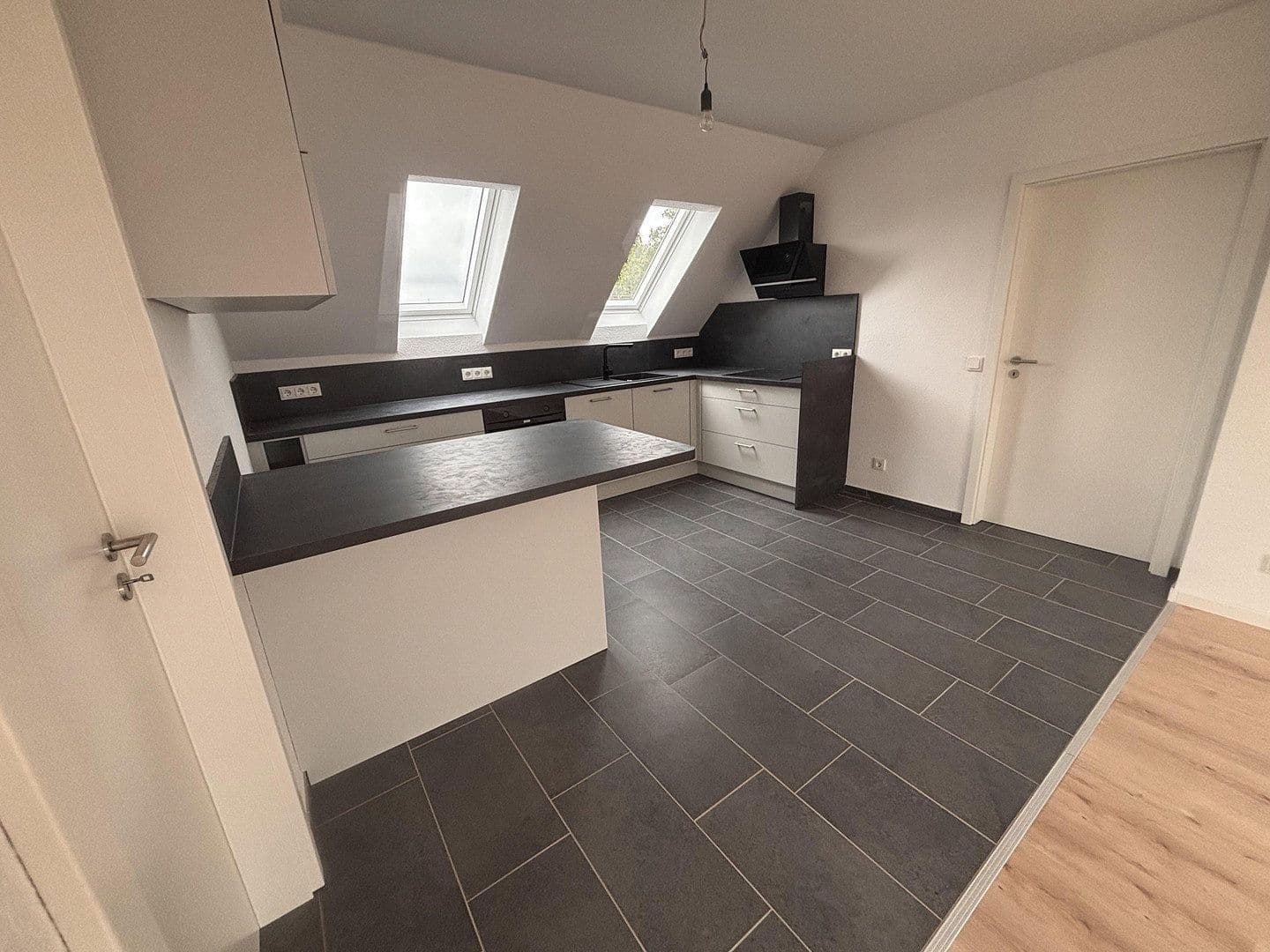 Prenájom bytu 4-izbový 88 m², Wunstorf, Dolné Sasko Prenájom bytu 4-izbový 88 m², Wunstorf, Dolné Sasko