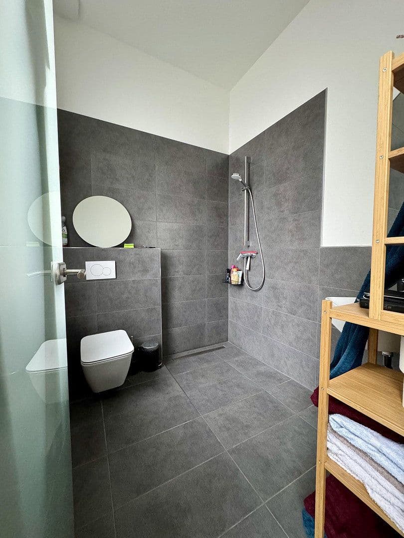 Prenájom bytu 3-izbový 80 m², Mönchengladbach, Severné Porýnie - Westfálsko Prenájom bytu 3-izbový 80 m², Mönchengladbach, Severné Porýnie - Westfálsko