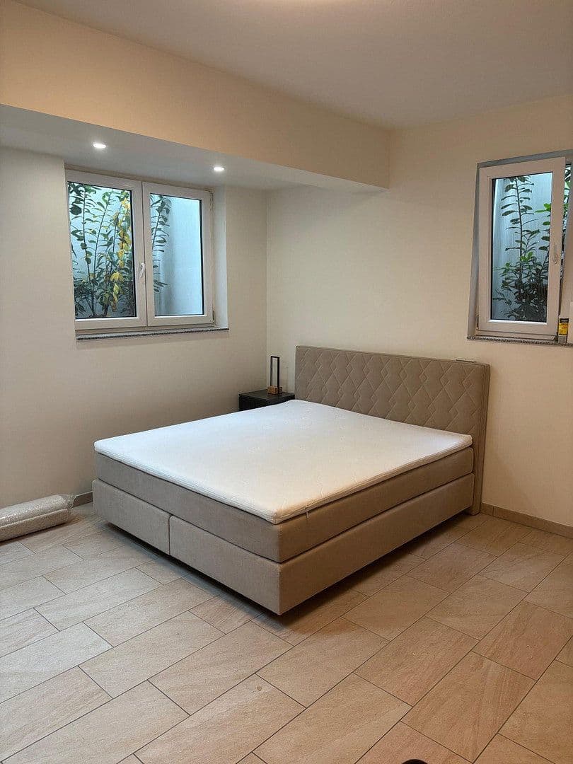 Prenájom bytu 1-izbový 46 m², Unterhaching, Bavorsko Prenájom bytu 1-izbový 46 m², Unterhaching, Bavorsko