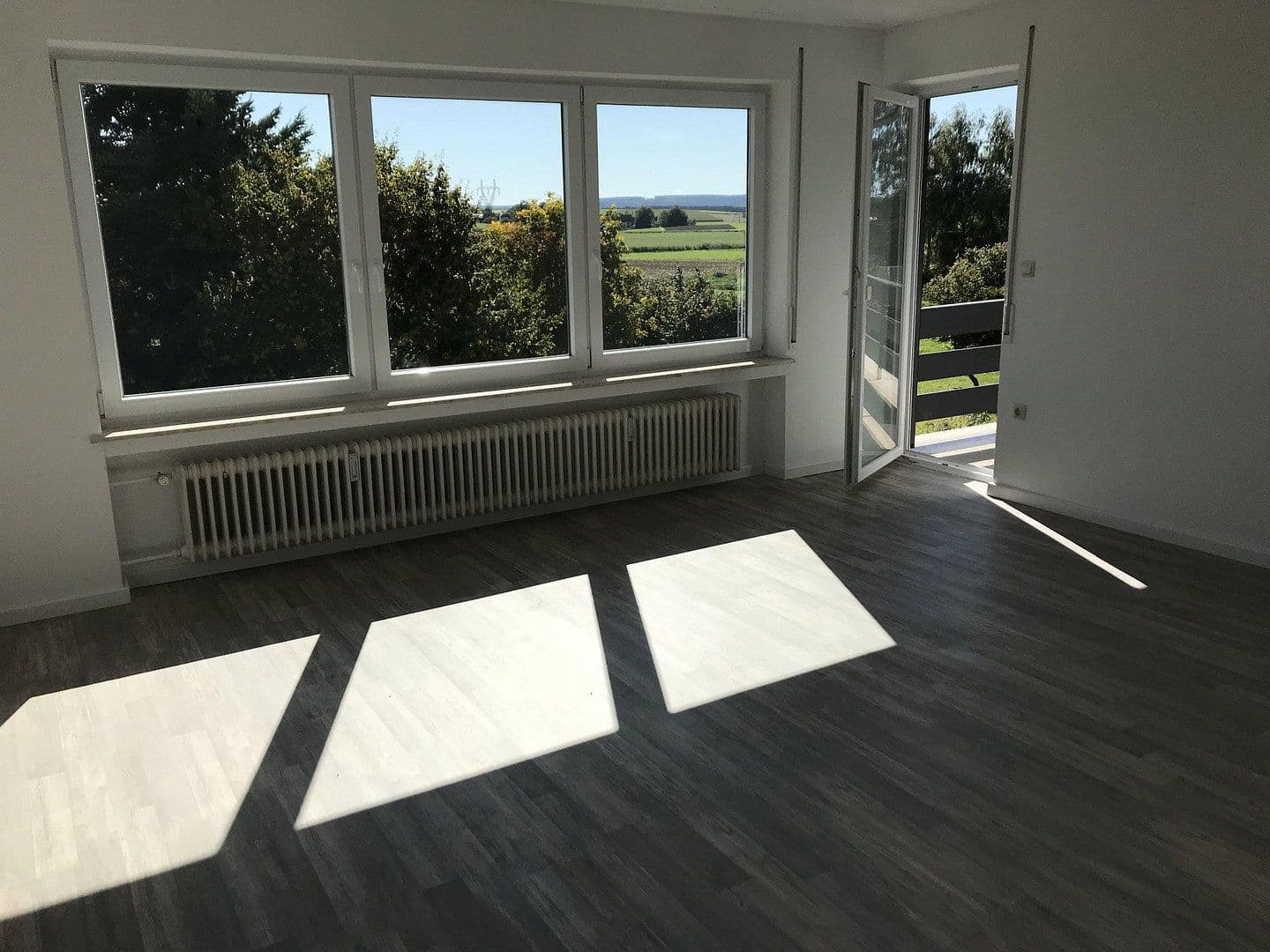 Prenájom bytu 4-izbový 91 m², Dinkelscherben, Bavorsko Prenájom bytu 4-izbový 91 m², Dinkelscherben, Bavorsko