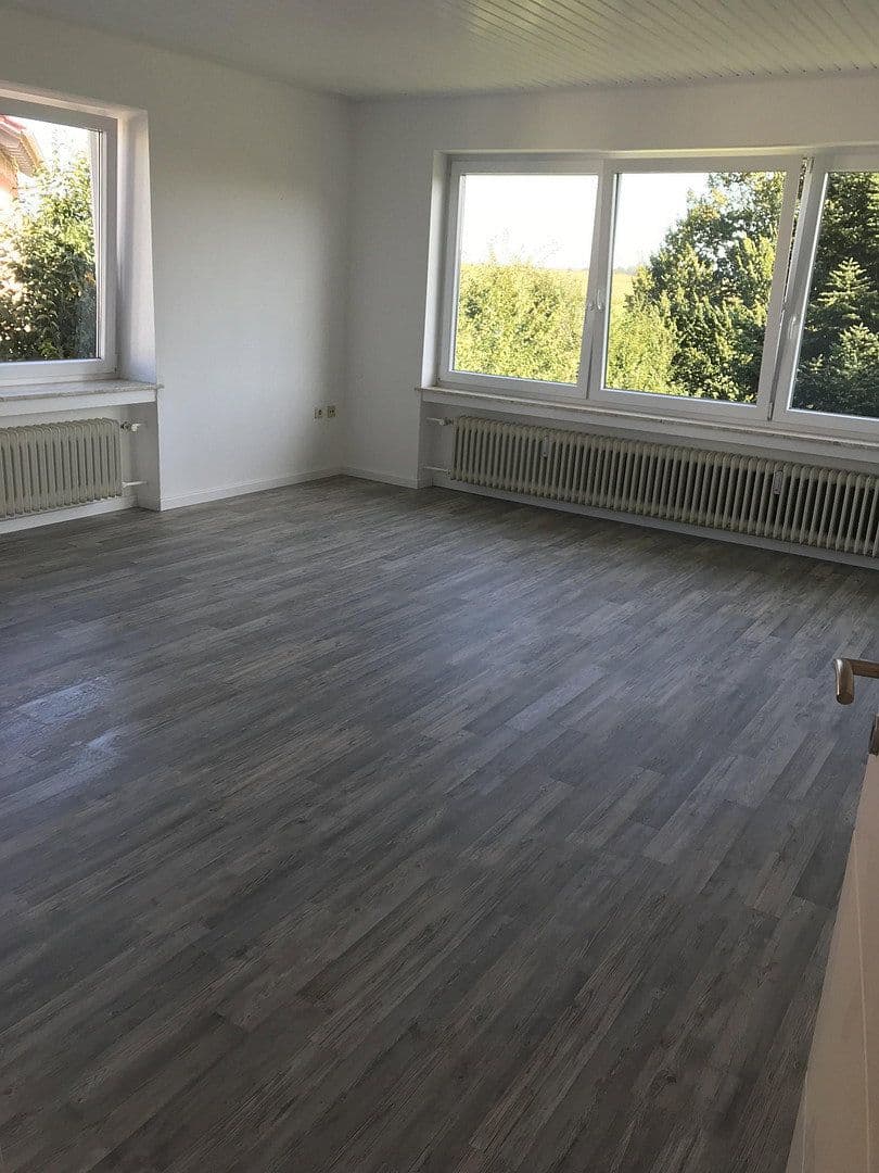 Prenájom bytu 4-izbový 91 m², Dinkelscherben, Bavorsko Prenájom bytu 4-izbový 91 m², Dinkelscherben, Bavorsko