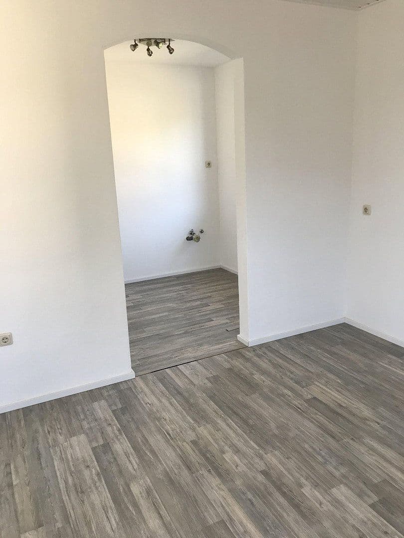 Prenájom bytu 4-izbový 91 m², Dinkelscherben, Bavorsko Prenájom bytu 4-izbový 91 m², Dinkelscherben, Bavorsko