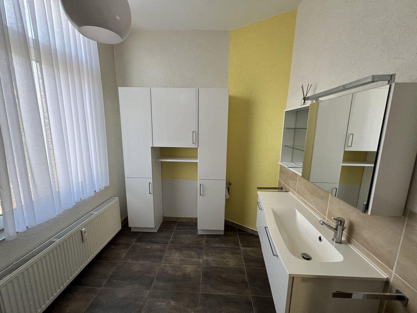 Prenájom bytu 3-izbový 125 m², Johannesstr. 08, Helmstedt, Dolné Sasko Prenájom bytu 3-izbový 125 m², Johannesstr. 08, Helmstedt, Dolné Sasko