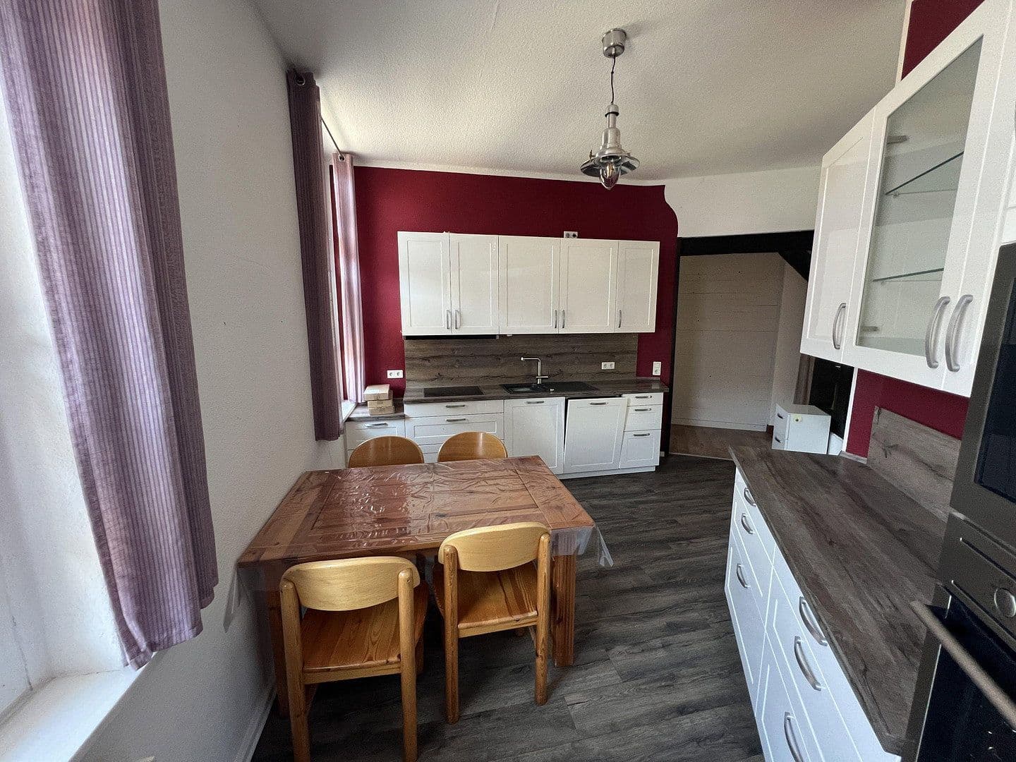 Prenájom bytu 3-izbový 125 m², Johannesstr. 08, Helmstedt, Dolné Sasko Prenájom bytu 3-izbový 125 m², Johannesstr. 08, Helmstedt, Dolné Sasko