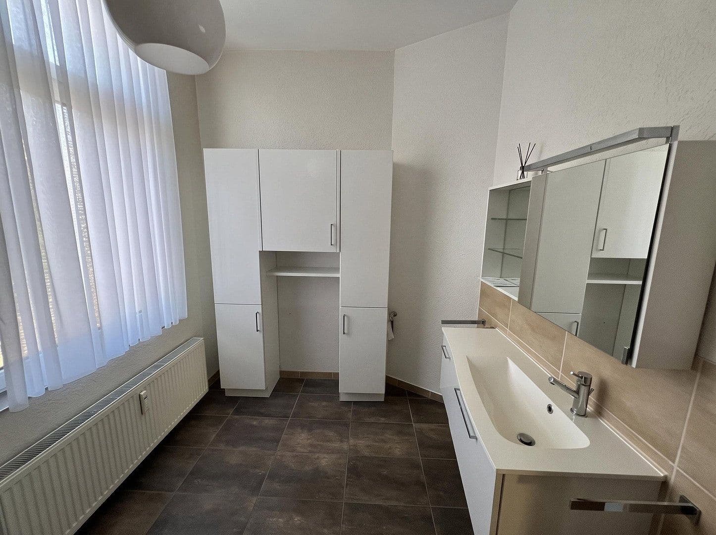 Prenájom bytu 3-izbový 125 m², Johannesstr. 08, Helmstedt, Dolné Sasko Prenájom bytu 3-izbový 125 m², Johannesstr. 08, Helmstedt, Dolné Sasko