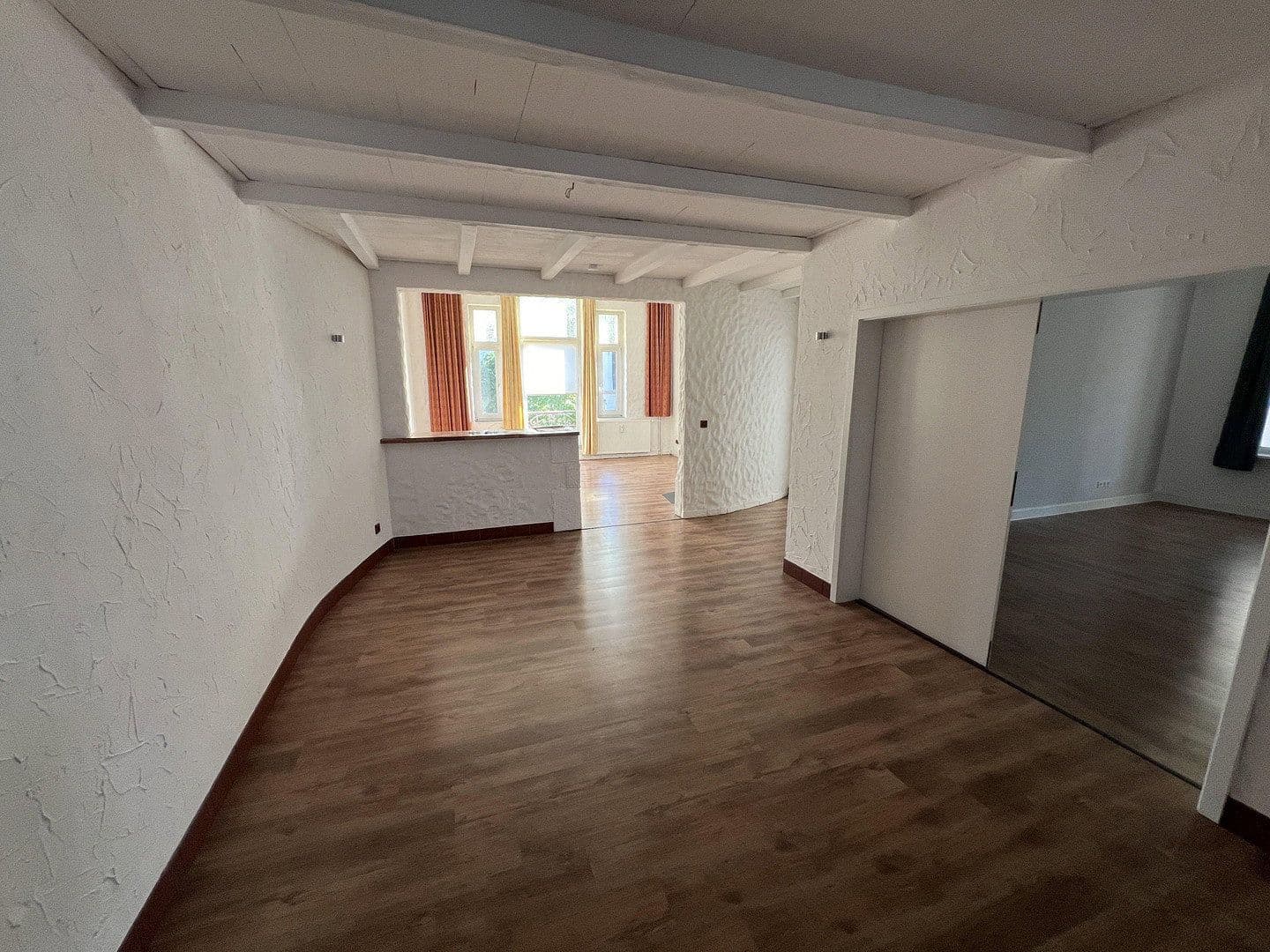 Prenájom bytu 3-izbový 125 m², Johannesstr. 08, Helmstedt, Dolné Sasko Prenájom bytu 3-izbový 125 m², Johannesstr. 08, Helmstedt, Dolné Sasko