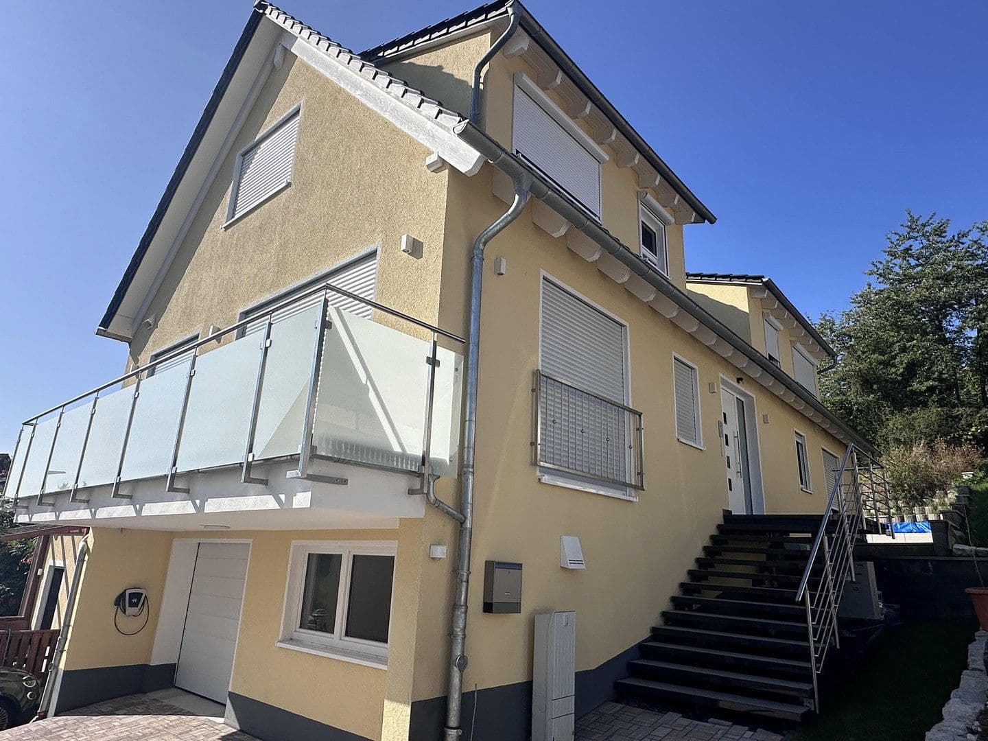 Prenájom bytu 3-izbový 97 m², Rhönstraße 3A, Ronneburg, Hesensko Prenájom bytu 3-izbový 97 m², Rhönstraße 3A, Ronneburg, Hesensko