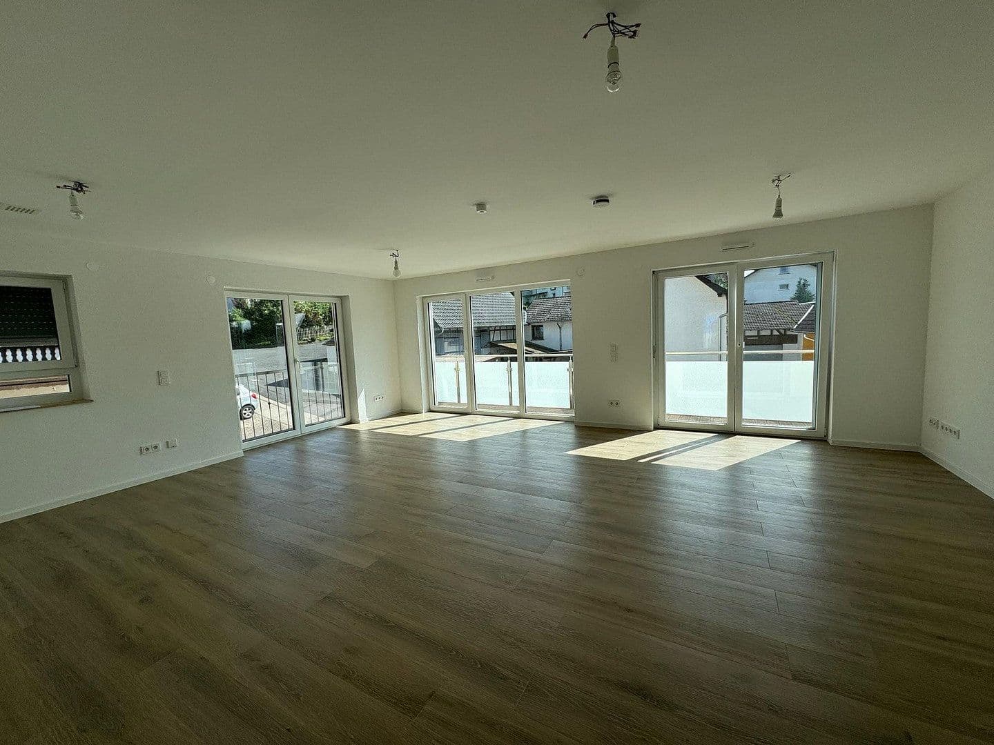 Prenájom bytu 3-izbový 97 m², Rhönstraße 3A, Ronneburg, Hesensko Prenájom bytu 3-izbový 97 m², Rhönstraße 3A, Ronneburg, Hesensko