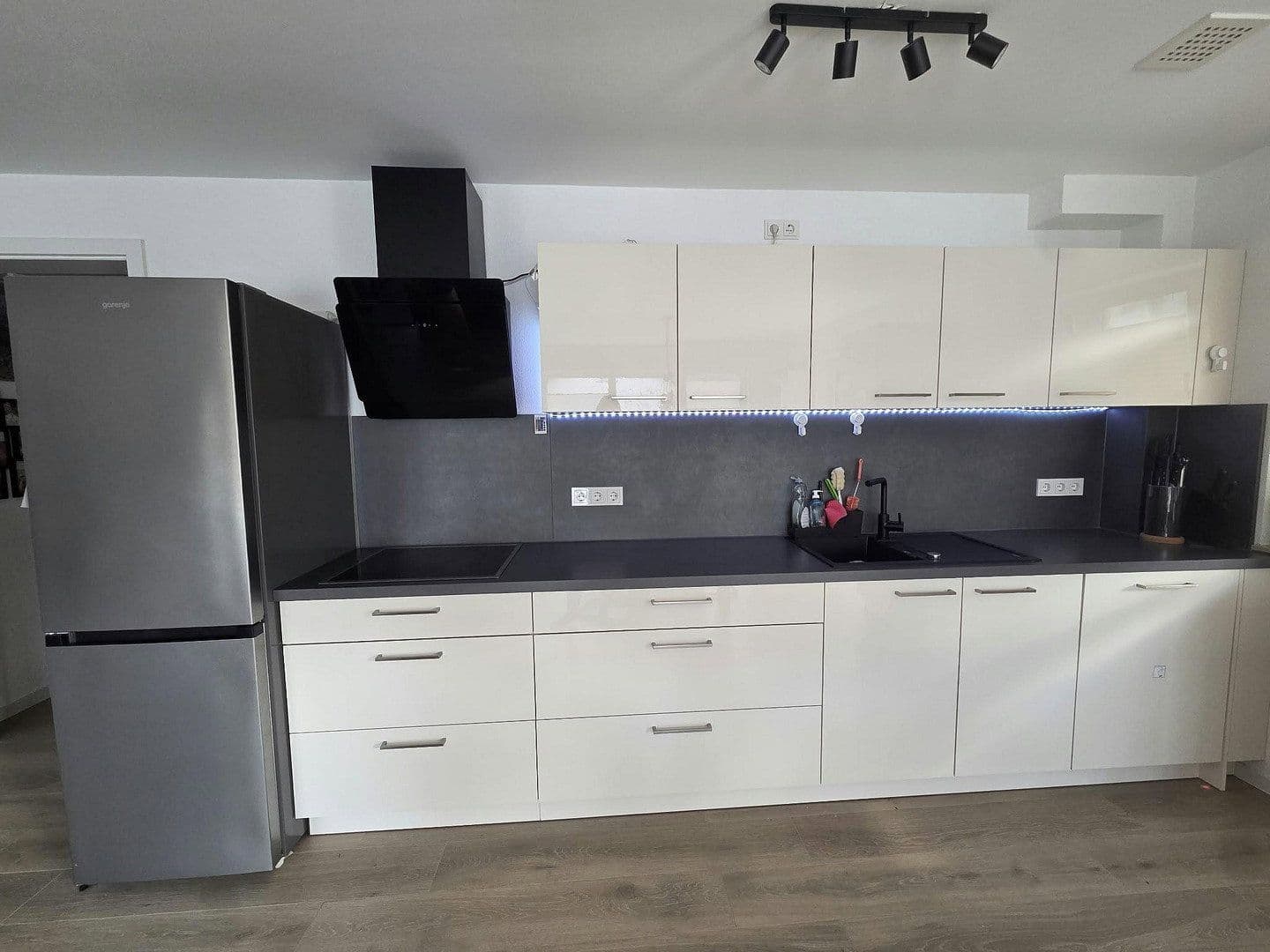 Prenájom bytu 3-izbový 97 m², Rhönstraße 3A, Ronneburg, Hesensko Prenájom bytu 3-izbový 97 m², Rhönstraße 3A, Ronneburg, Hesensko