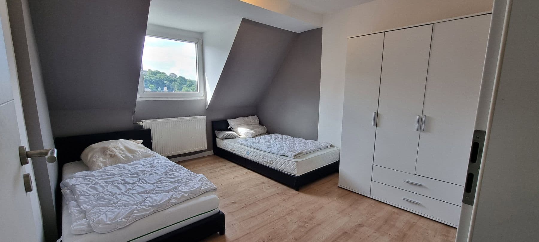 Prenájom bytu 4-izbový 103 m², Anilinstr. 30, Wuppertal, Severné Porýnie - Westfálsko Prenájom bytu 4-izbový 103 m², Anilinstr. 30, Wuppertal, Severné Porýnie - Westfálsko