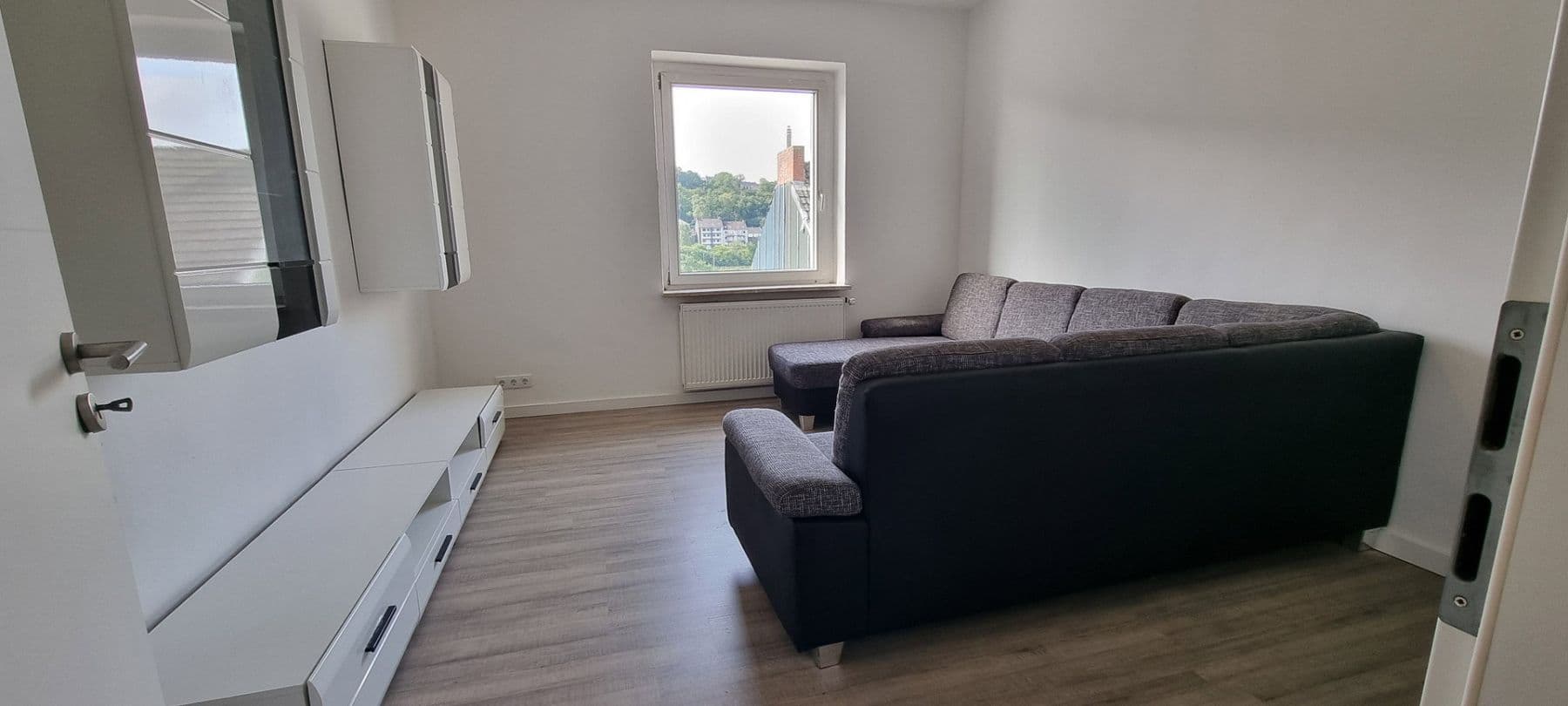 Prenájom bytu 4-izbový 103 m², Anilinstr. 30, Wuppertal, Severné Porýnie - Westfálsko Prenájom bytu 4-izbový 103 m², Anilinstr. 30, Wuppertal, Severné Porýnie - Westfálsko