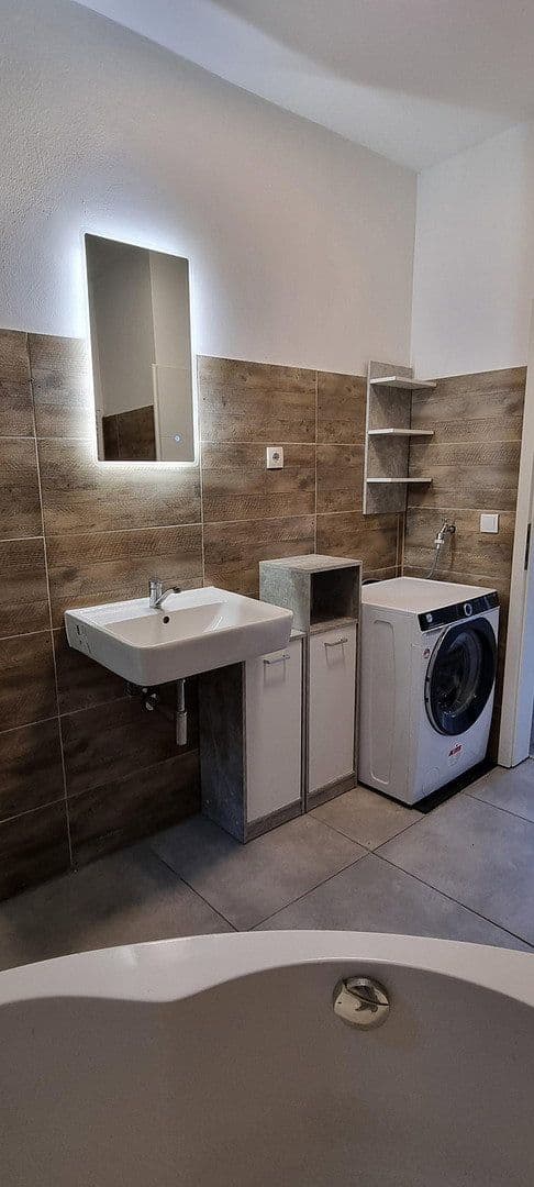 Prenájom bytu 4-izbový 103 m², Anilinstr. 30, Wuppertal, Severné Porýnie - Westfálsko Prenájom bytu 4-izbový 103 m², Anilinstr. 30, Wuppertal, Severné Porýnie - Westfálsko