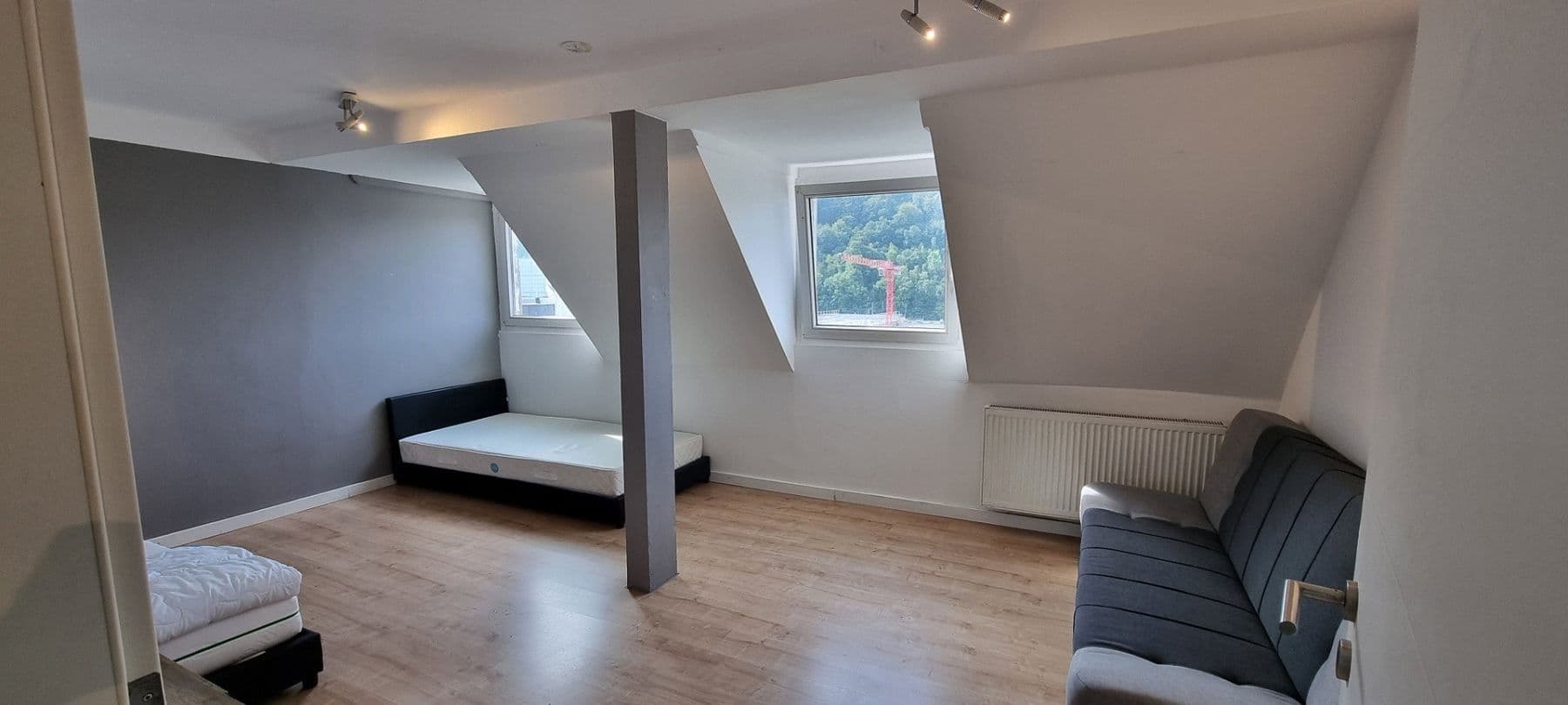 Prenájom bytu 4-izbový 103 m², Anilinstr. 30, Wuppertal, Severné Porýnie - Westfálsko Prenájom bytu 4-izbový 103 m², Anilinstr. 30, Wuppertal, Severné Porýnie - Westfálsko