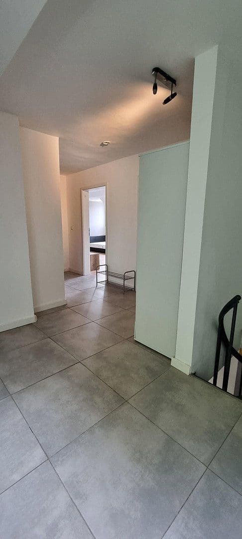 Prenájom bytu 4-izbový 103 m², Anilinstr. 30, Wuppertal, Severné Porýnie - Westfálsko Prenájom bytu 4-izbový 103 m², Anilinstr. 30, Wuppertal, Severné Porýnie - Westfálsko