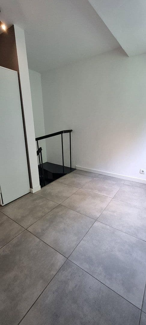 Prenájom bytu 4-izbový 103 m², Anilinstr. 30, Wuppertal, Severné Porýnie - Westfálsko Prenájom bytu 4-izbový 103 m², Anilinstr. 30, Wuppertal, Severné Porýnie - Westfálsko