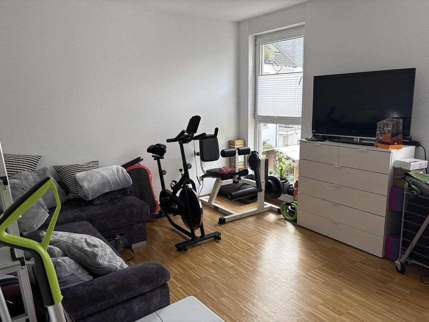 Prenájom bytu 4-izbový 118 m², Alstädter Straße 3a, Hürth, Severné Porýnie - Westfálsko Prenájom bytu 4-izbový 118 m², Alstädter Straße 3a, Hürth, Severné Porýnie - Westfálsko