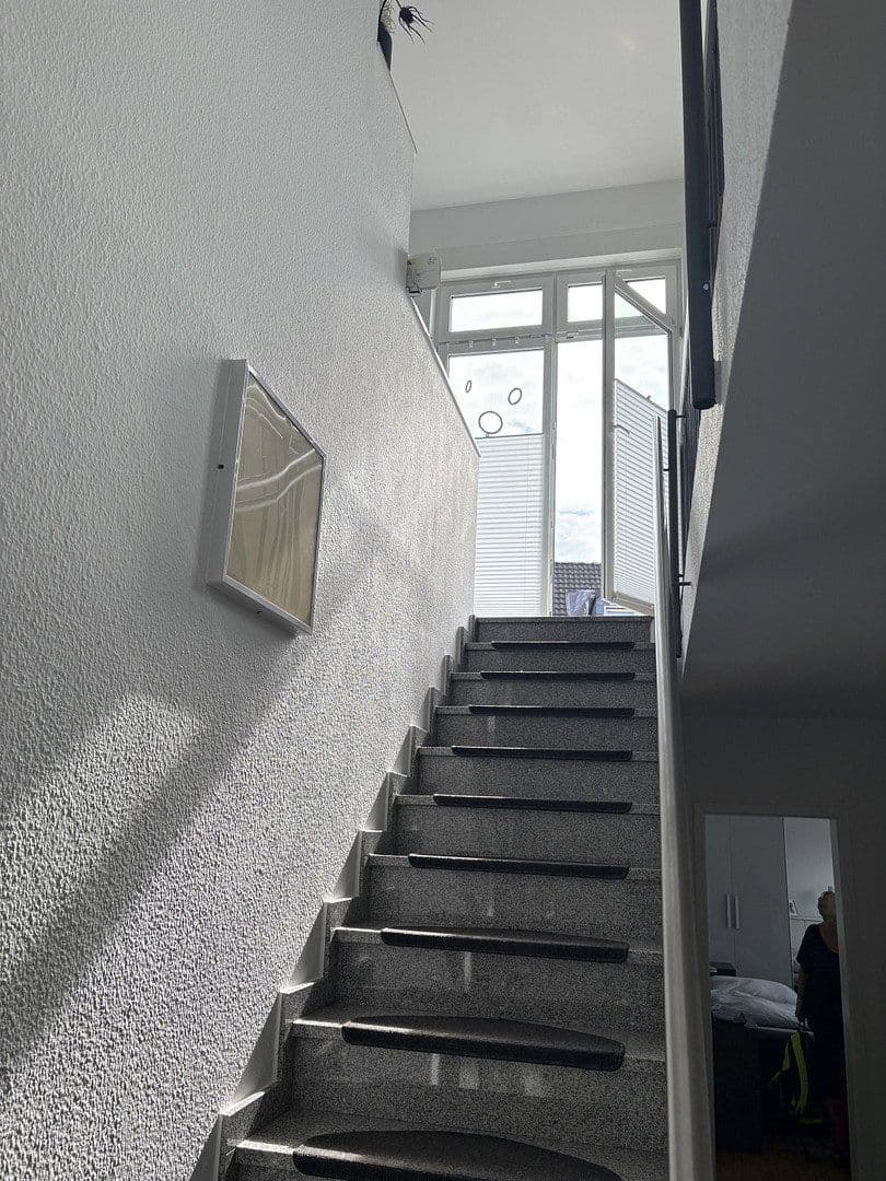 Prenájom bytu 4-izbový 118 m², Alstädter Straße 3a, Hürth, Severné Porýnie - Westfálsko Prenájom bytu 4-izbový 118 m², Alstädter Straße 3a, Hürth, Severné Porýnie - Westfálsko