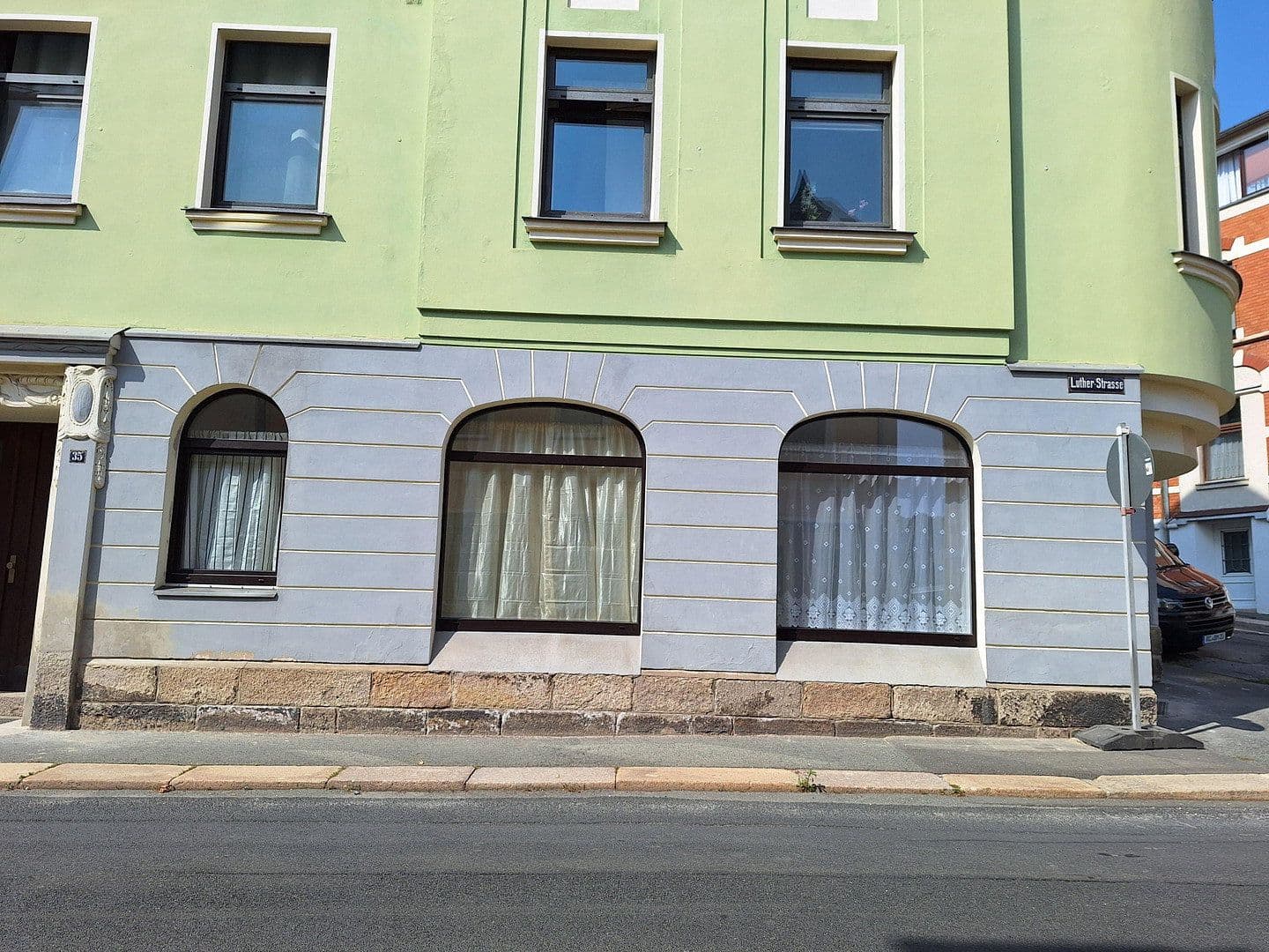 Predaj domu 286 m², pozemok 270 m², Lutherstraße 35, Reichenbach, Sasko Predaj domu 286 m², pozemok 270 m², Lutherstraße 35, Reichenbach, Sasko